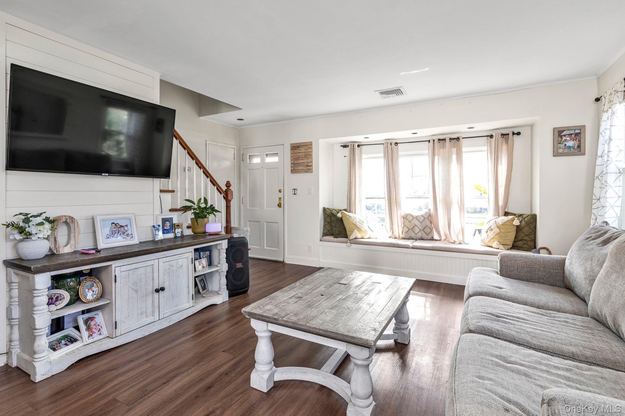 Single Family Wheeler  Nassau County, NY 11580, MLS-917728-5