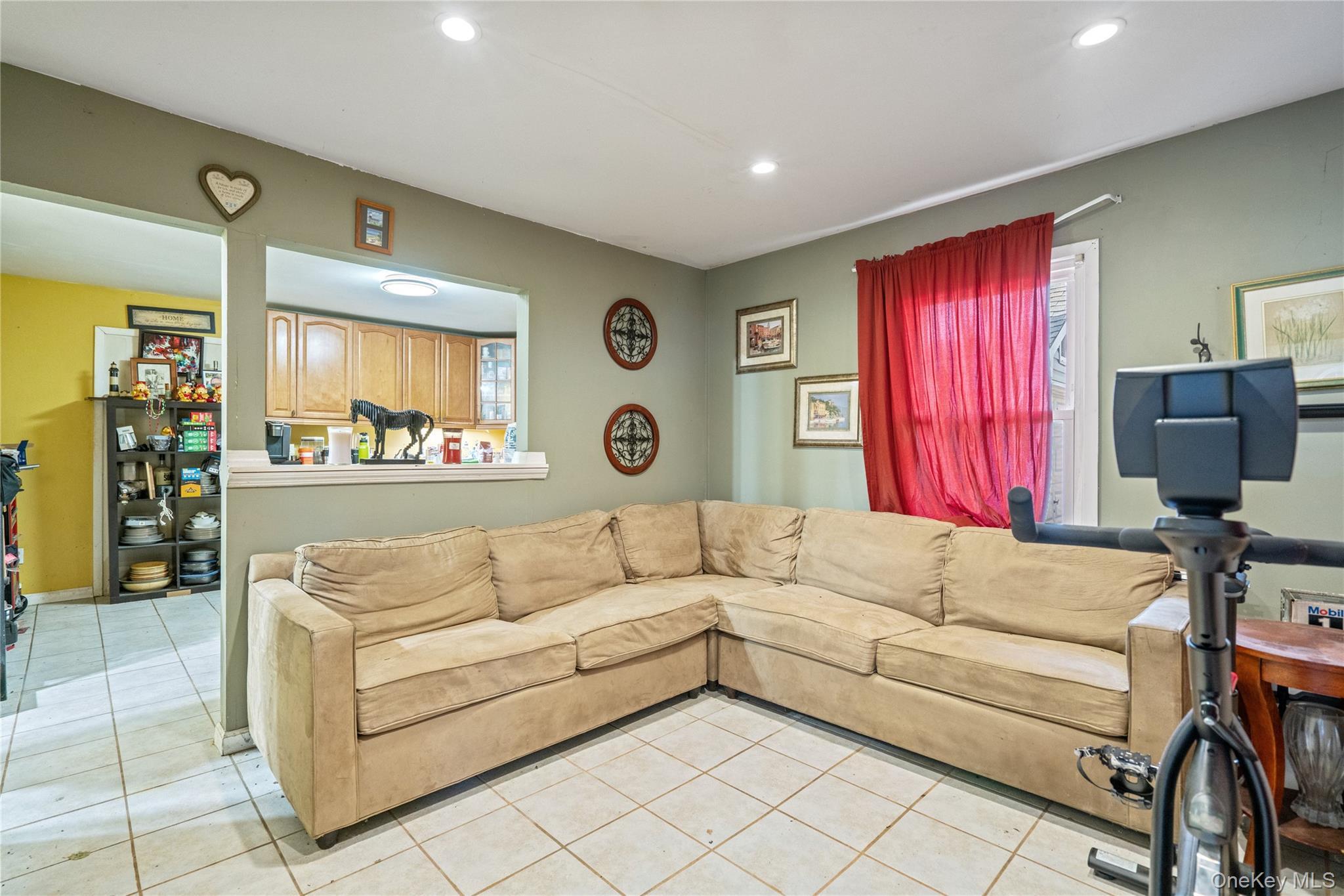 Single Family Rosevale  Suffolk County, NY 11779, MLS-917760-3