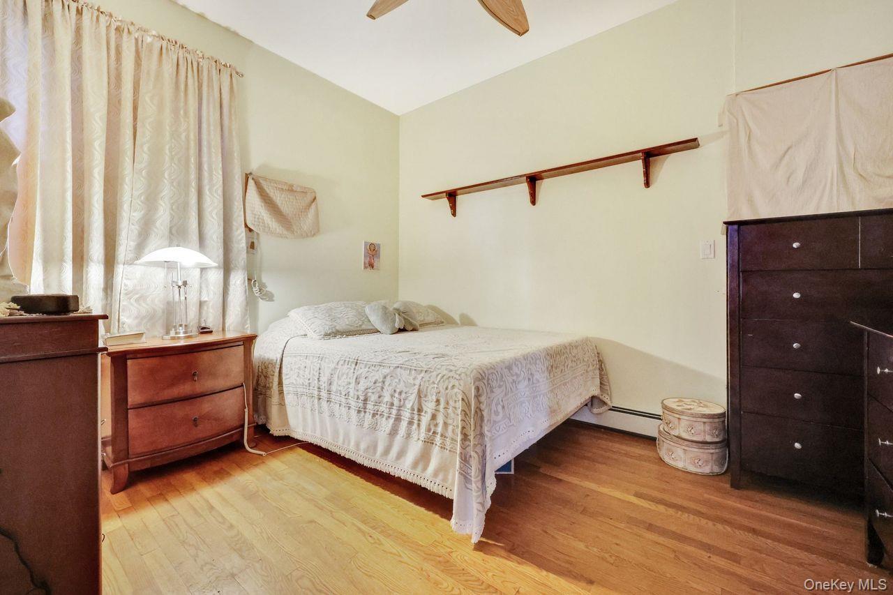 Single Family Oxford Nassau County, NY 11565, MLS-917773-16