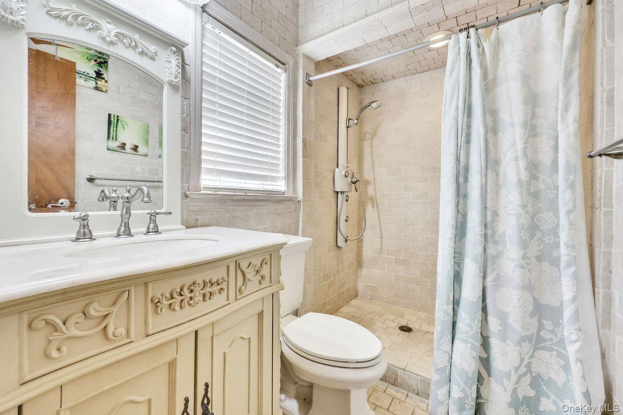 Single Family Oxford Nassau County, NY 11565, MLS-917773-17