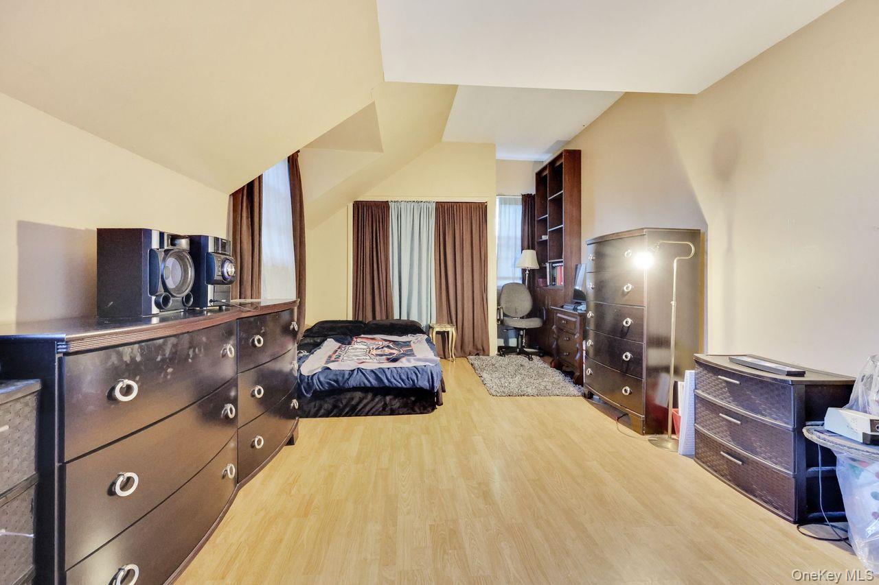 Single Family Oxford Nassau County, NY 11565, MLS-917773-22