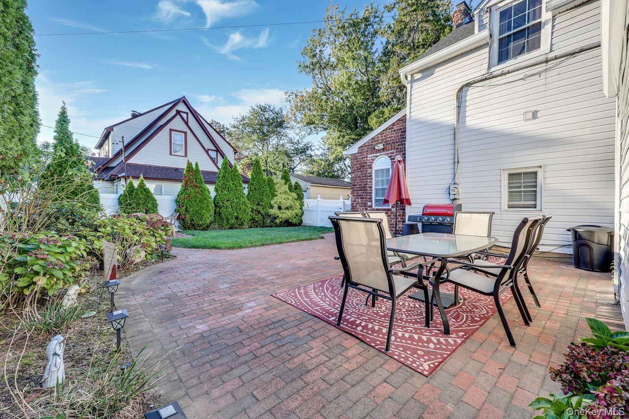 Single Family Oxford Nassau County, NY 11565, MLS-917773-24