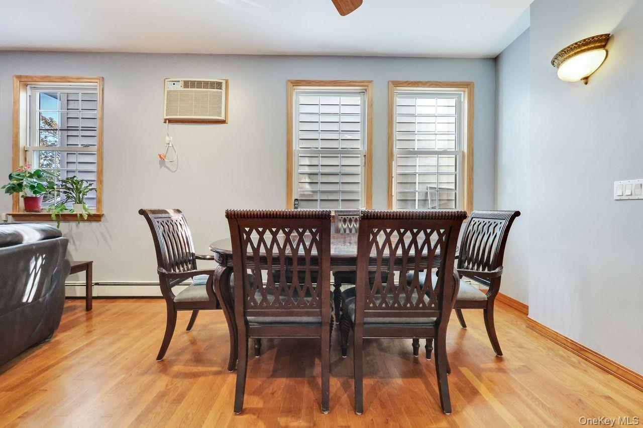 Single Family Oxford Nassau County, NY 11565, MLS-917773-8