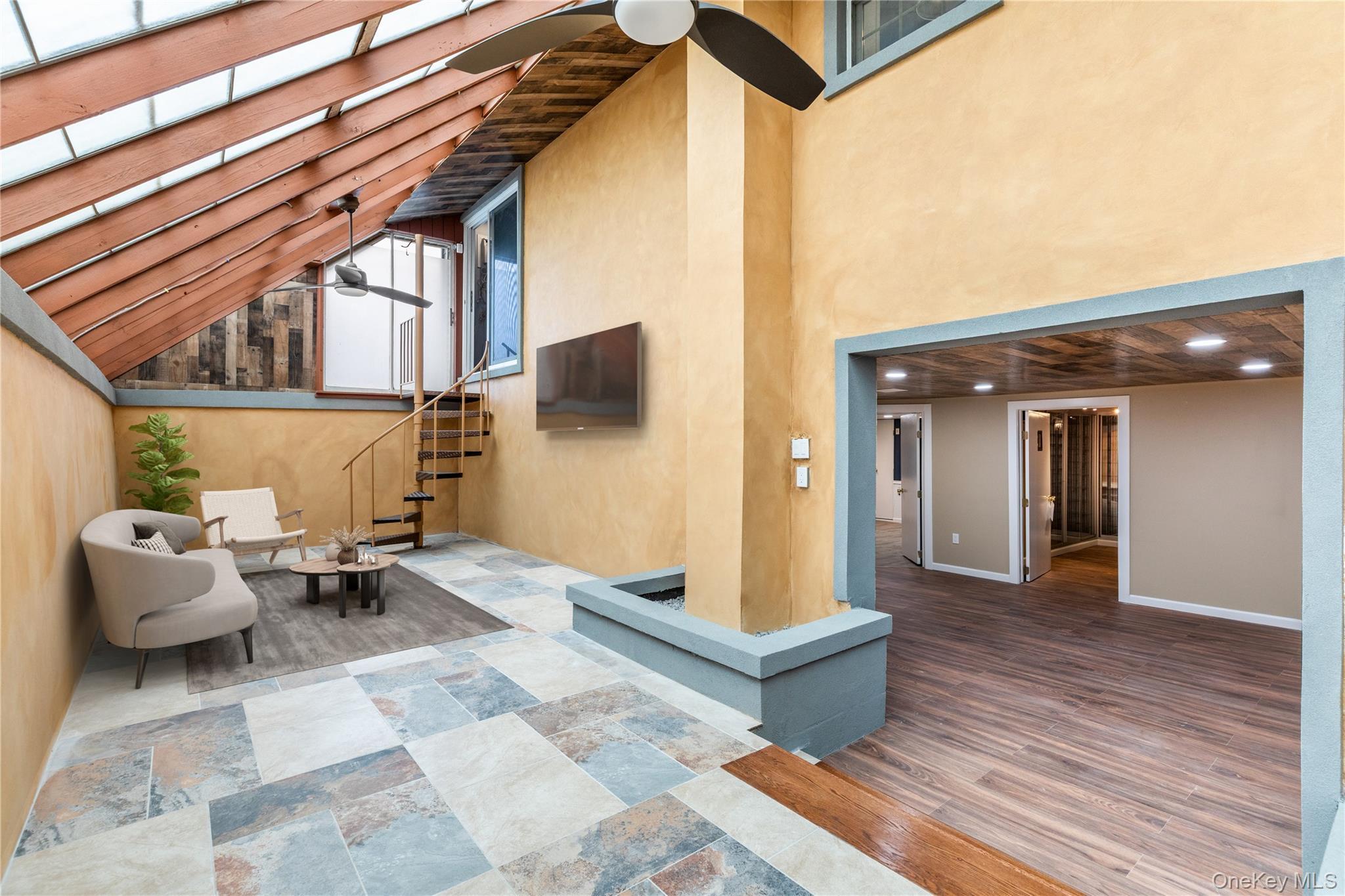 Single Family Hauser  Suffolk County, NY 11741, MLS-917822-18