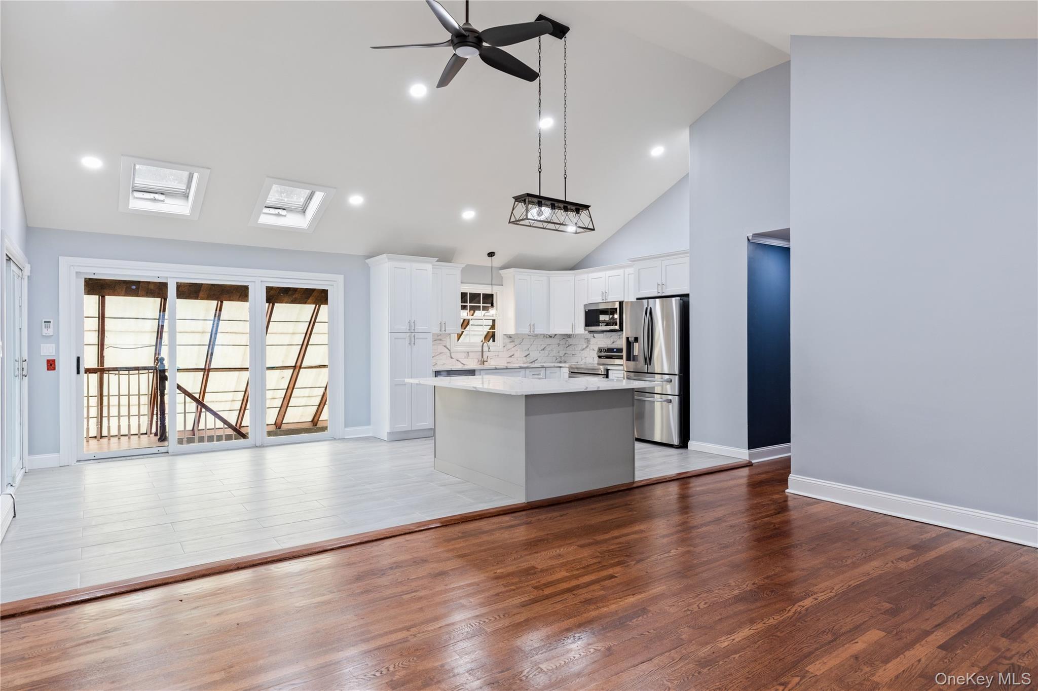 Single Family Hauser  Suffolk County, NY 11741, MLS-917822-2