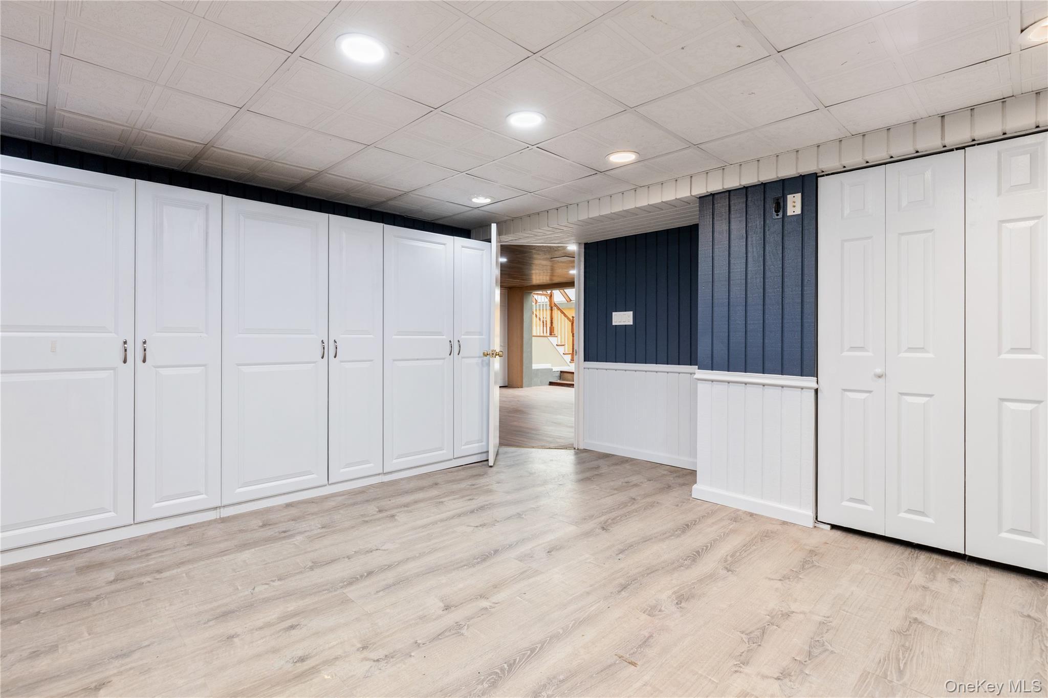 Single Family Hauser  Suffolk County, NY 11741, MLS-917822-23