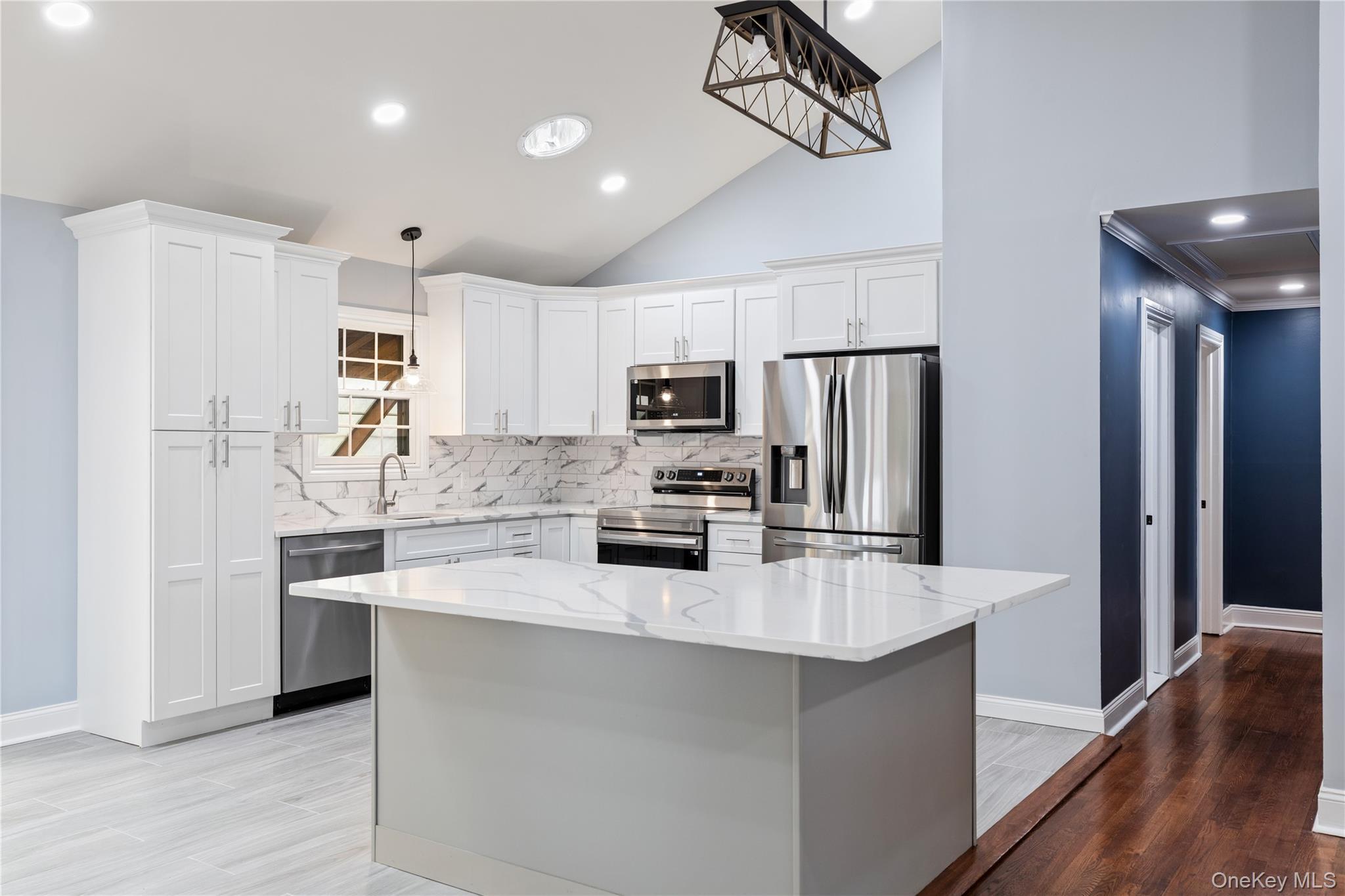 Single Family Hauser  Suffolk County, NY 11741, MLS-917822-5