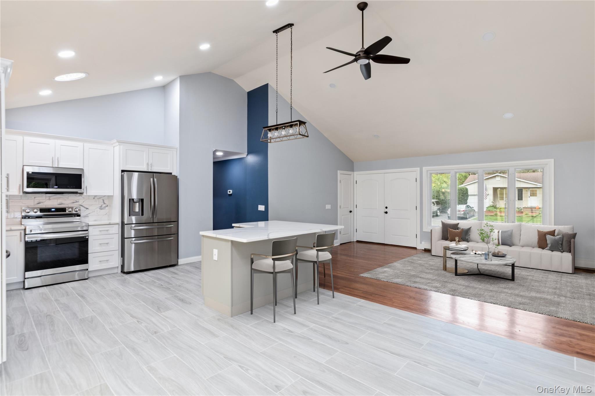 Single Family Hauser  Suffolk County, NY 11741, MLS-917822-8