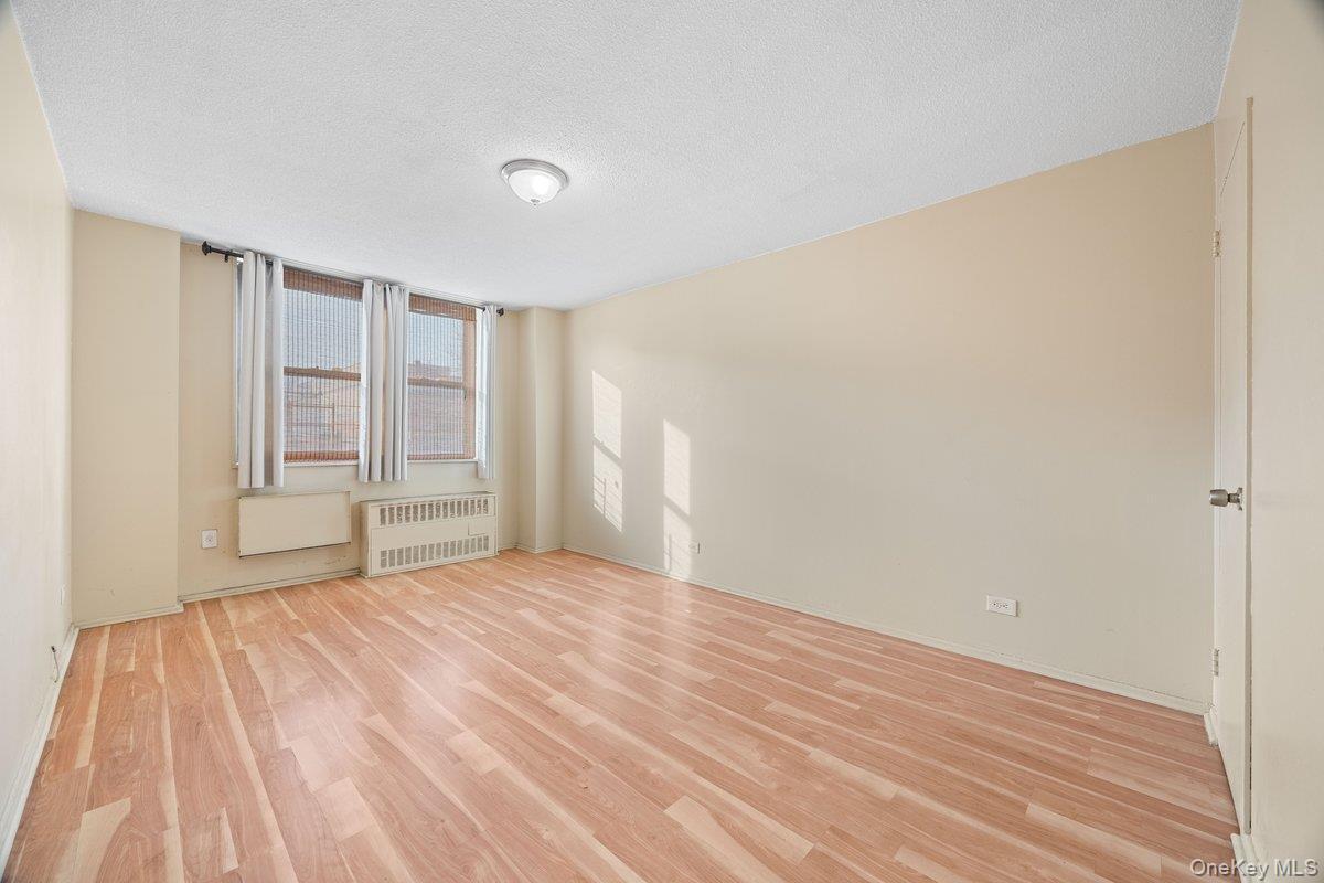Coop Newbold  Bronx, NY 10472, MLS-917824-9
