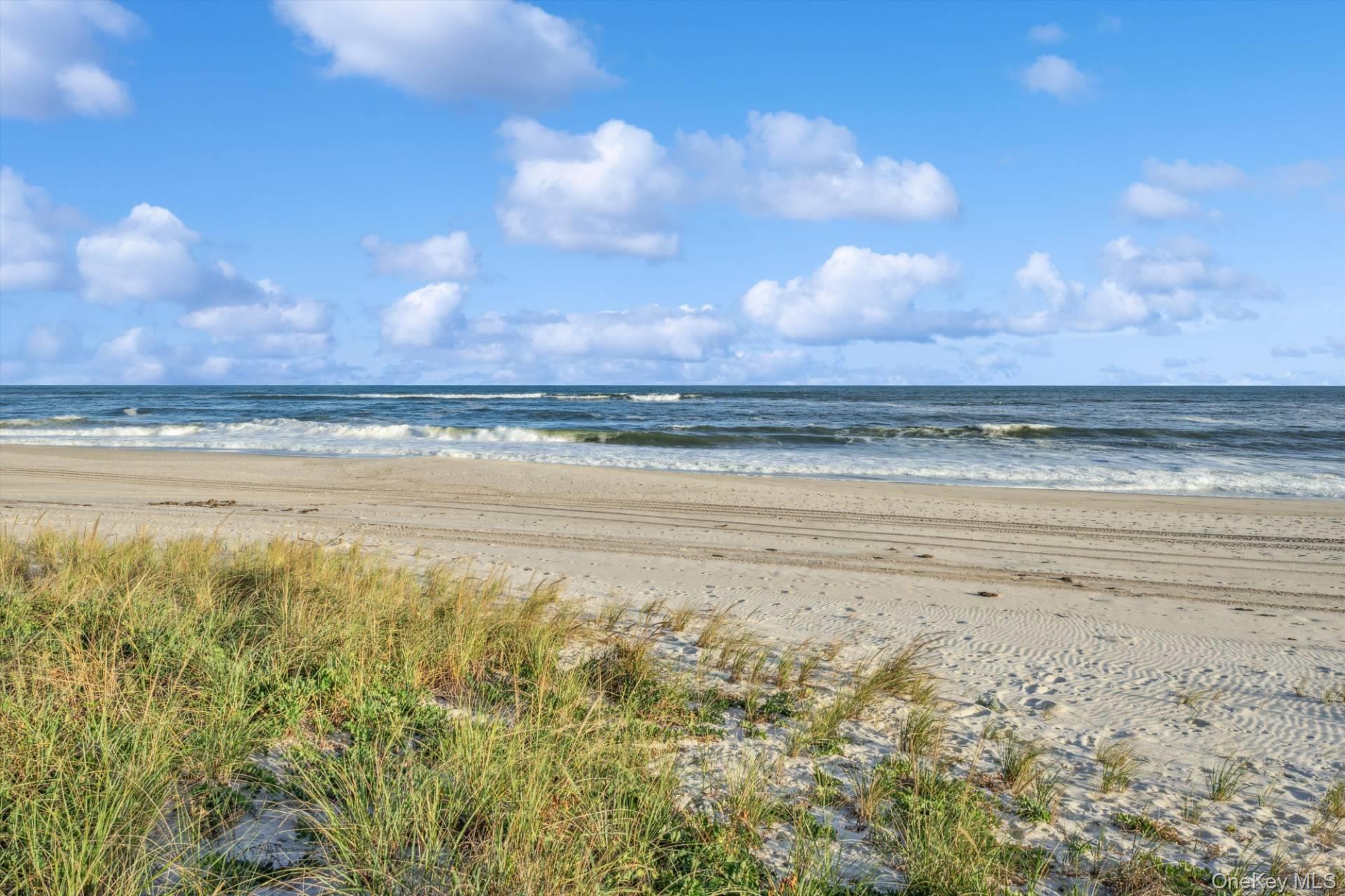 Single Family Dune Suffolk County, NY 11978, MLS-917825-33