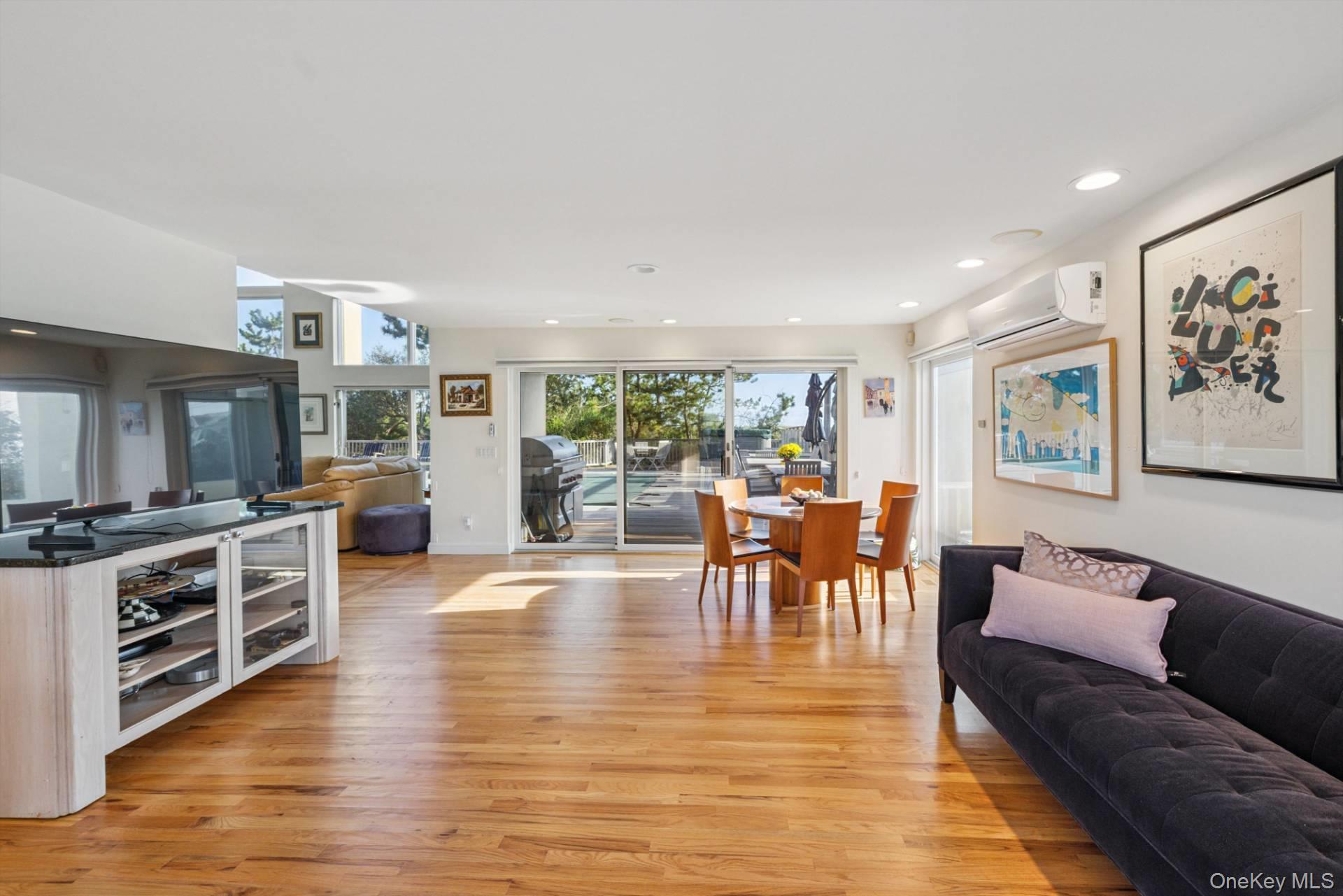 Single Family Dune Suffolk County, NY 11978, MLS-917825-9