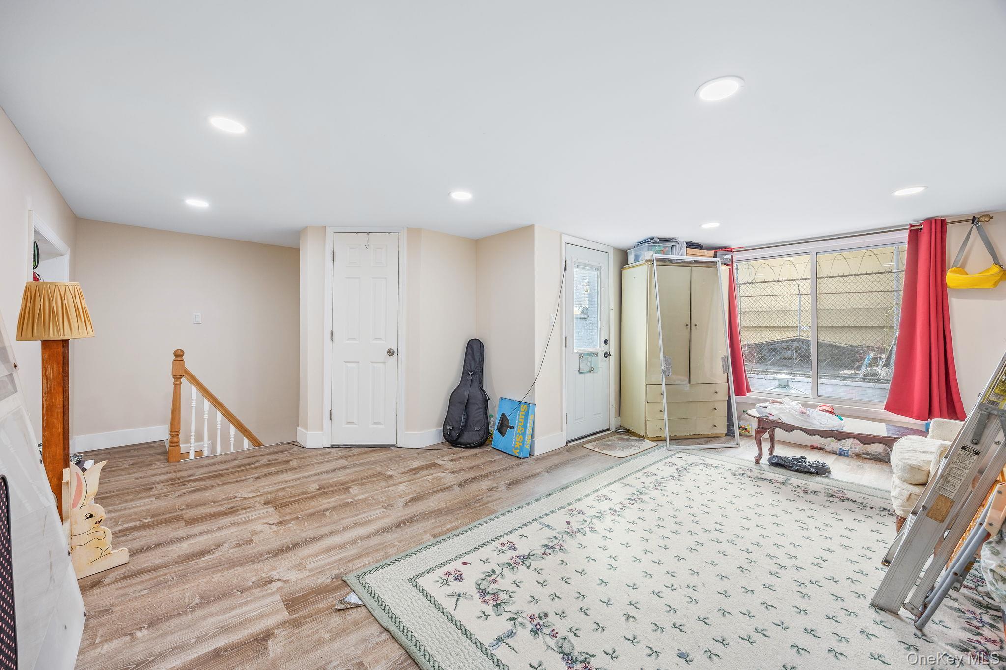 Single Family Thames Brooklyn, NY 11206, MLS-917826-8