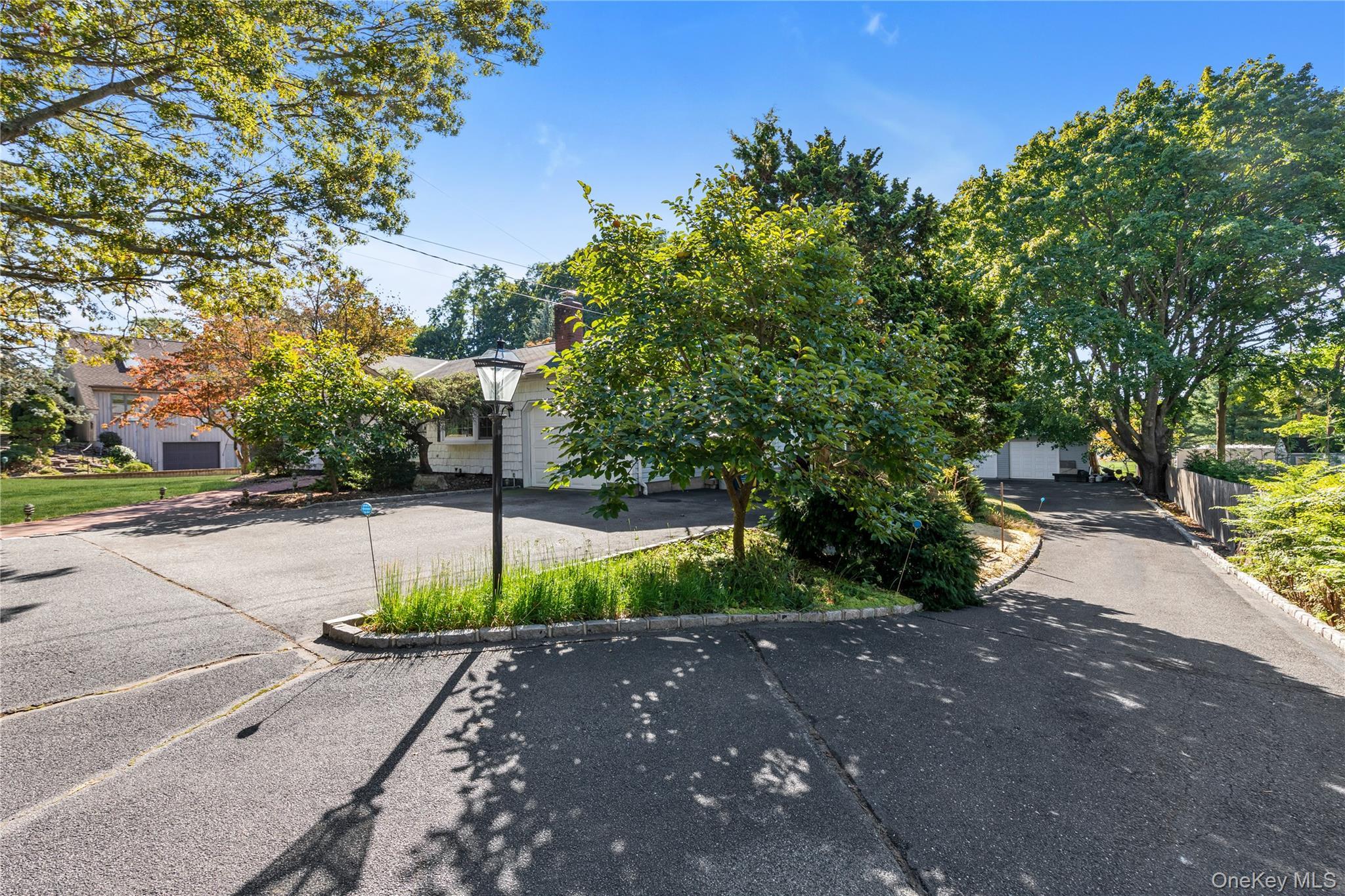 Single Family Motor  Suffolk County, NY 11749, MLS-917829-25