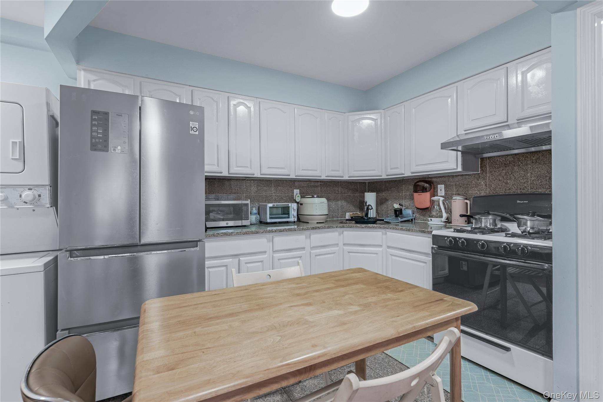 Condo Leavitt  Queens, NY 11354, MLS-917837-4