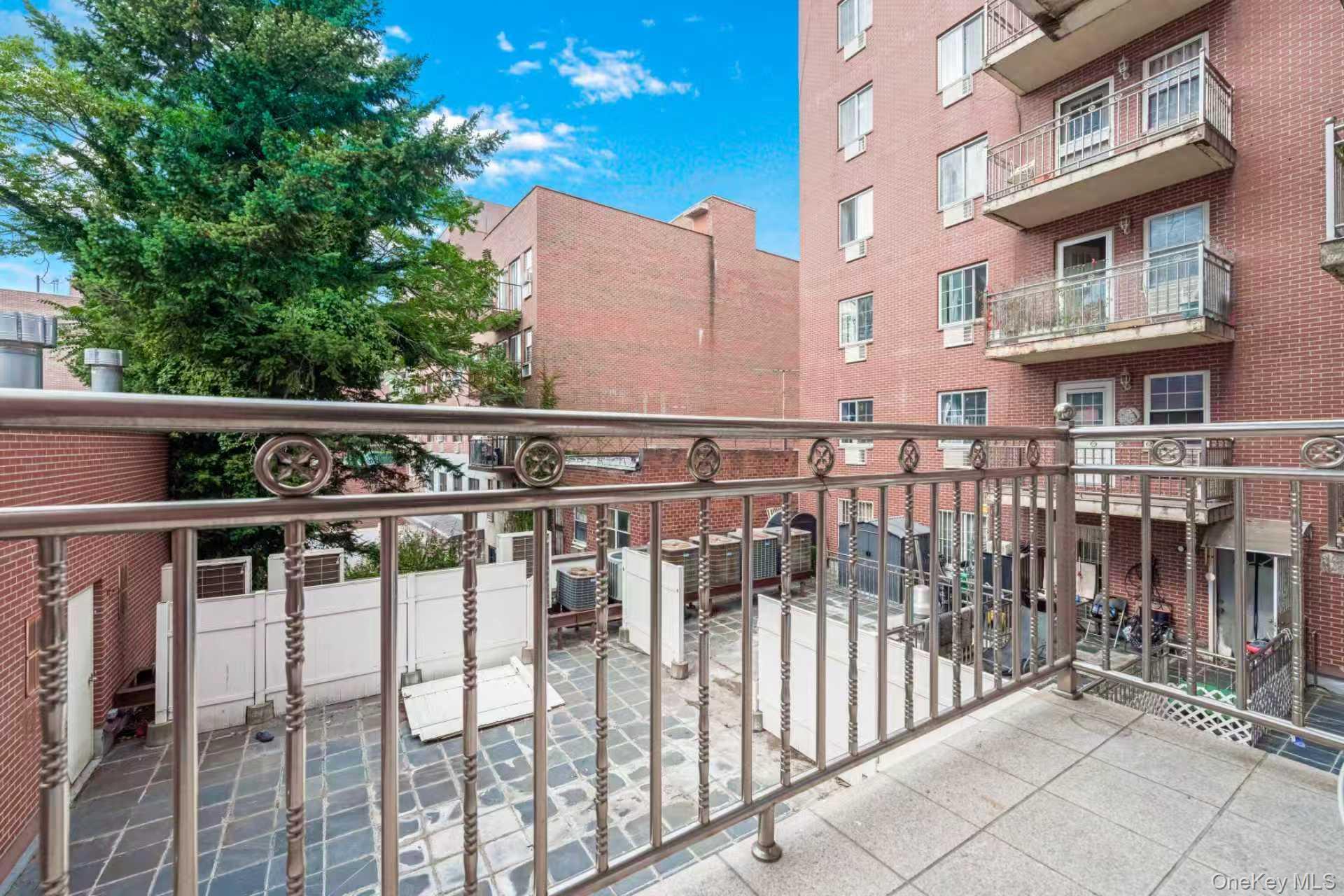 Condo Leavitt  Queens, NY 11354, MLS-917837-8