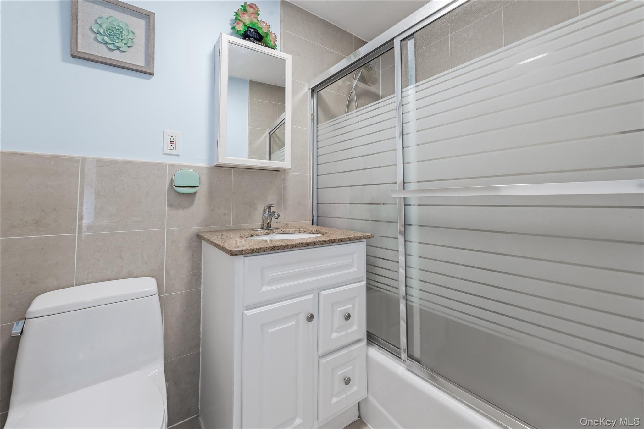 Condo Leavitt  Queens, NY 11354, MLS-917837-9