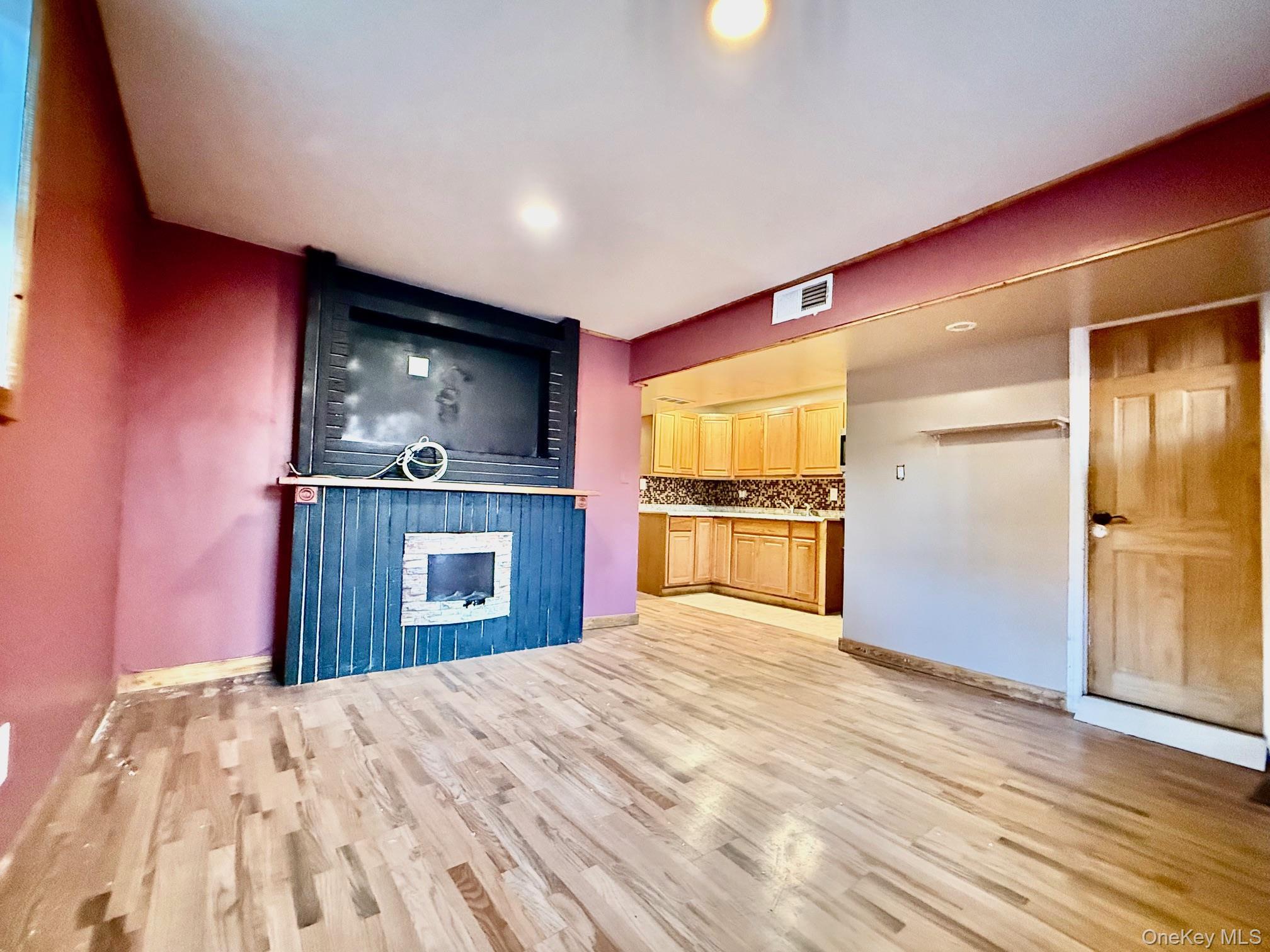 Single Family Duncan  Bronx, NY 10469, MLS-917866-5