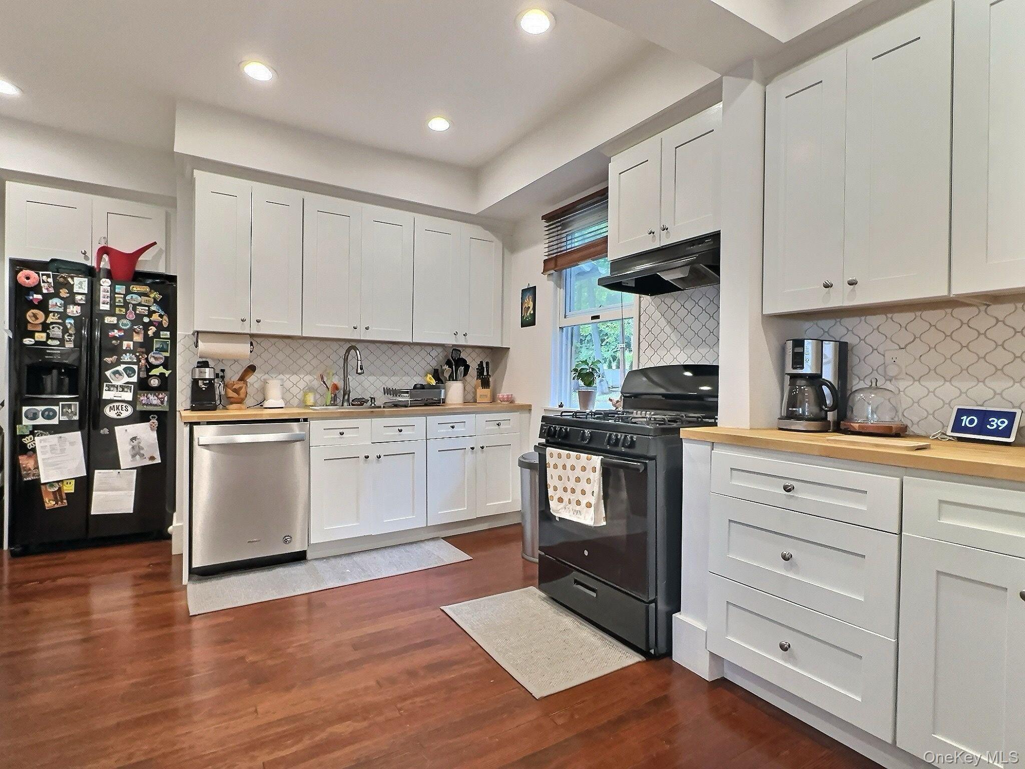 Single Family Grove  Westchester County, NY 10549, MLS-917880-20