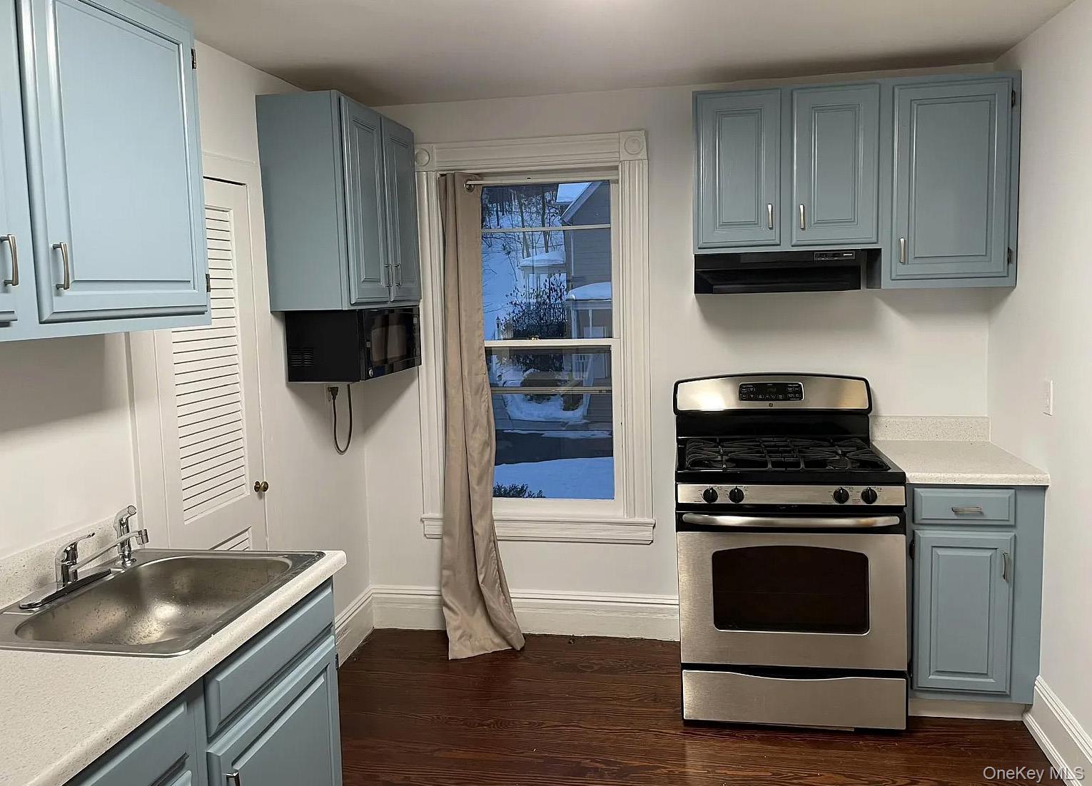 Single Family Grove  Westchester County, NY 10549, MLS-917880-33