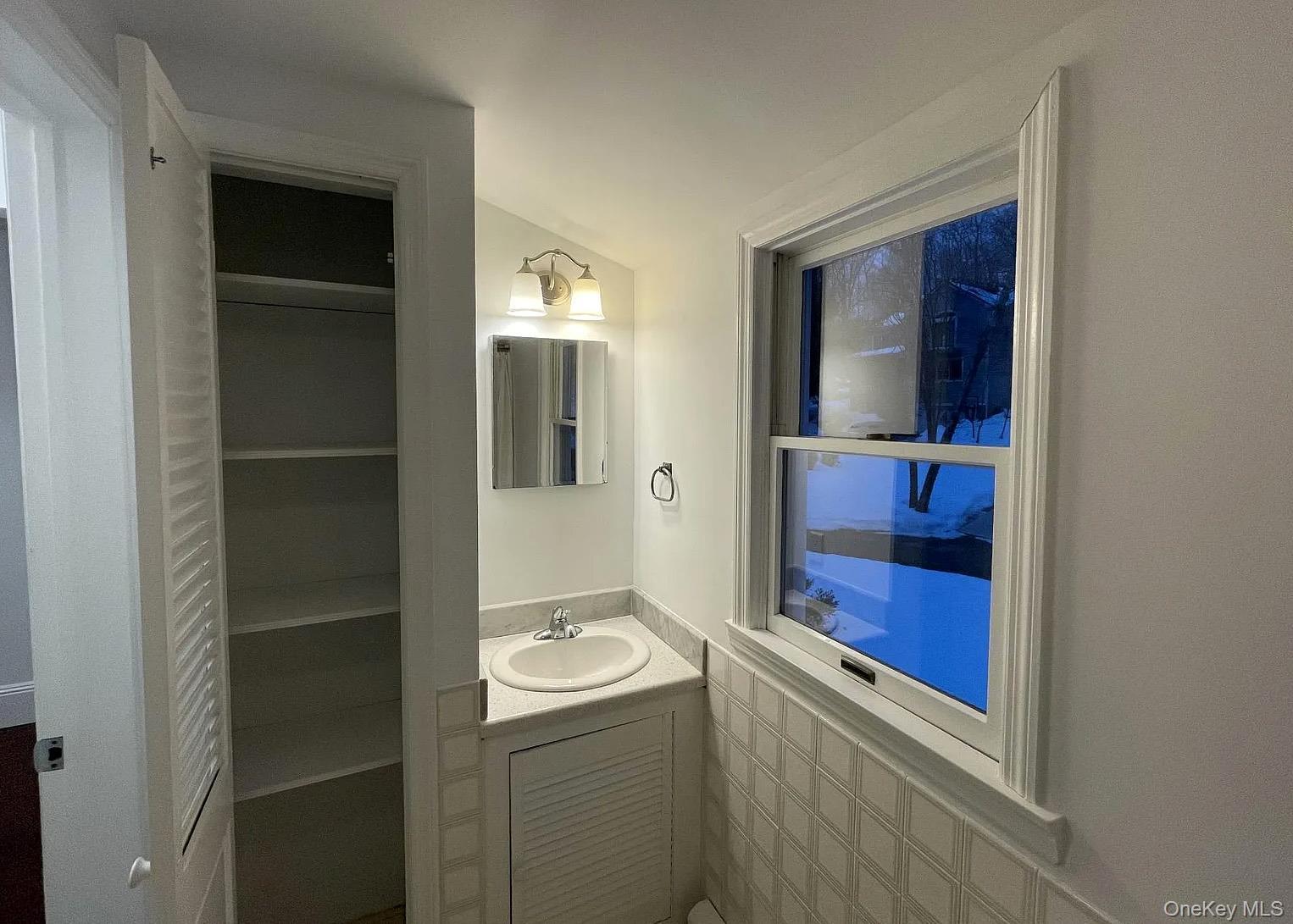 Single Family Grove  Westchester County, NY 10549, MLS-917880-37