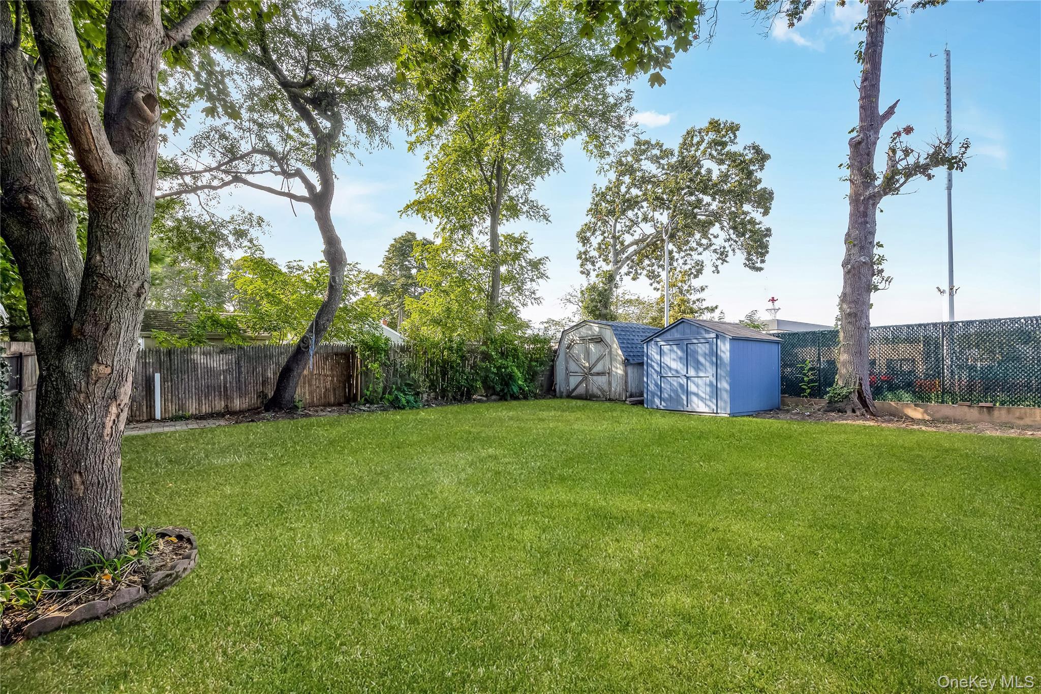 Single Family Woodmont Suffolk County, NY 11738, MLS-917884-17