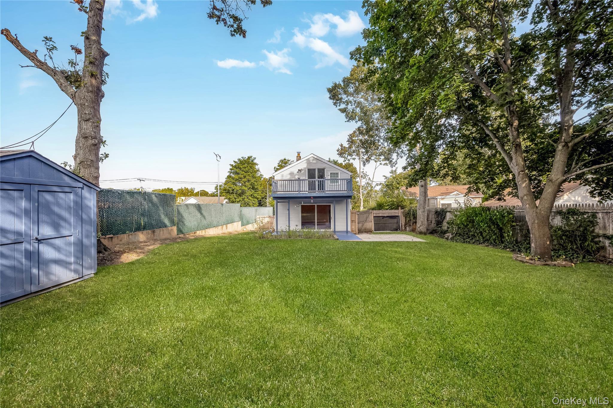 Single Family Woodmont Suffolk County, NY 11738, MLS-917884-18