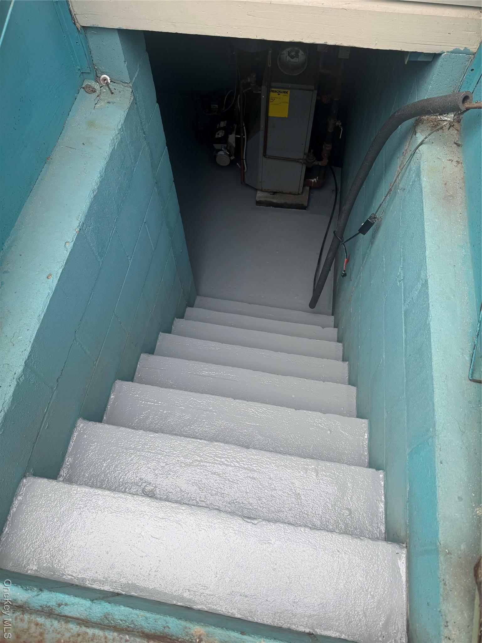 Single Family Woodmont Suffolk County, NY 11738, MLS-917884-20