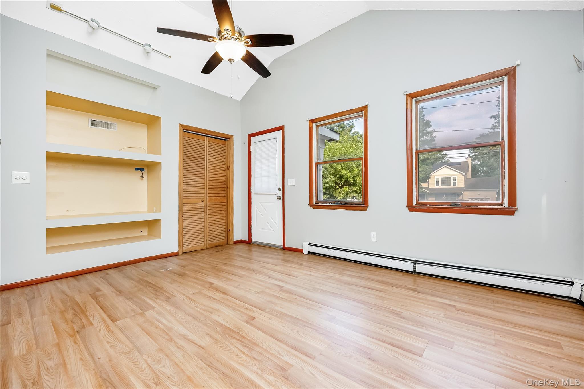 Single Family Woodmont Suffolk County, NY 11738, MLS-917884-3