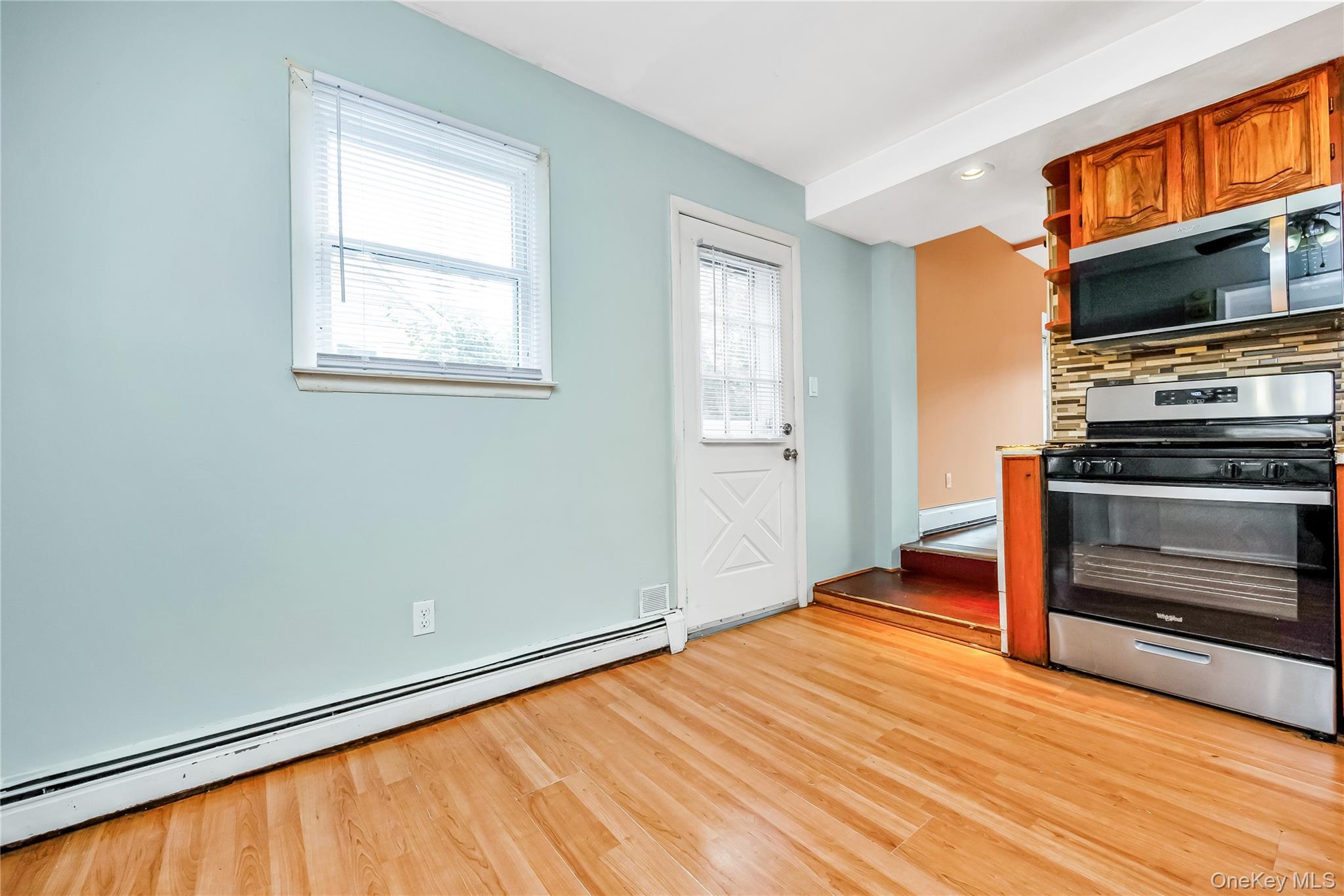 Single Family Woodmont Suffolk County, NY 11738, MLS-917884-6