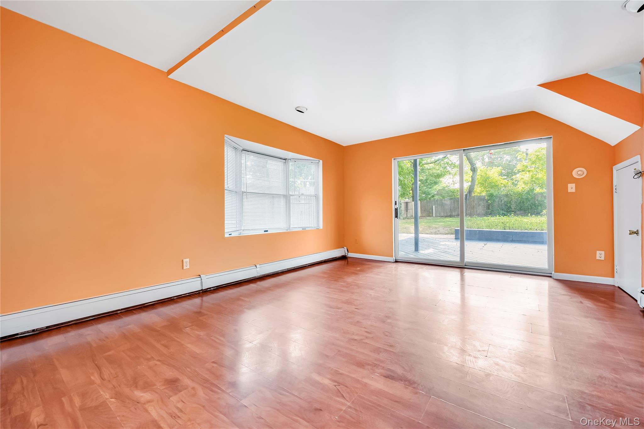 Single Family Woodmont Suffolk County, NY 11738, MLS-917884-9