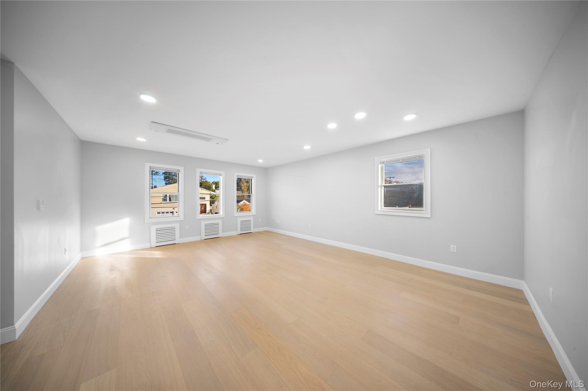 Single Family Genevieve Nassau County, NY 11021, MLS-917885-14