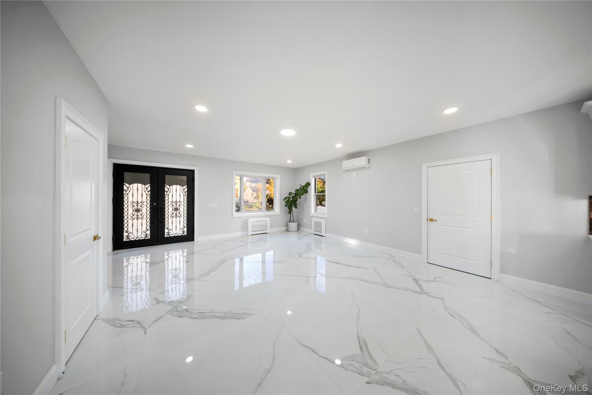 Single Family Genevieve Nassau County, NY 11021, MLS-917885-22