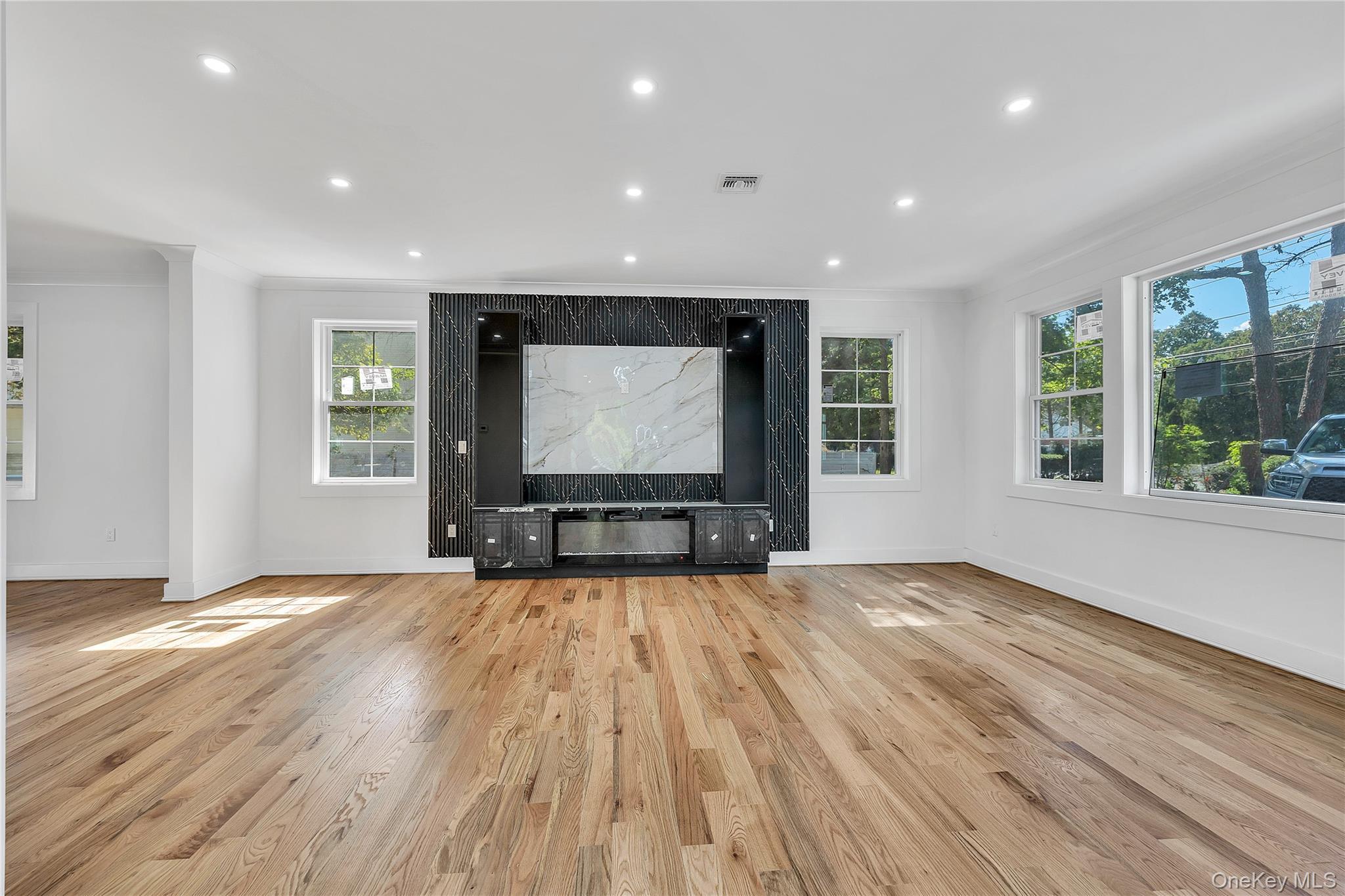 Single Family Carlls Straight Suffolk County, NY 11746, MLS-917892-13