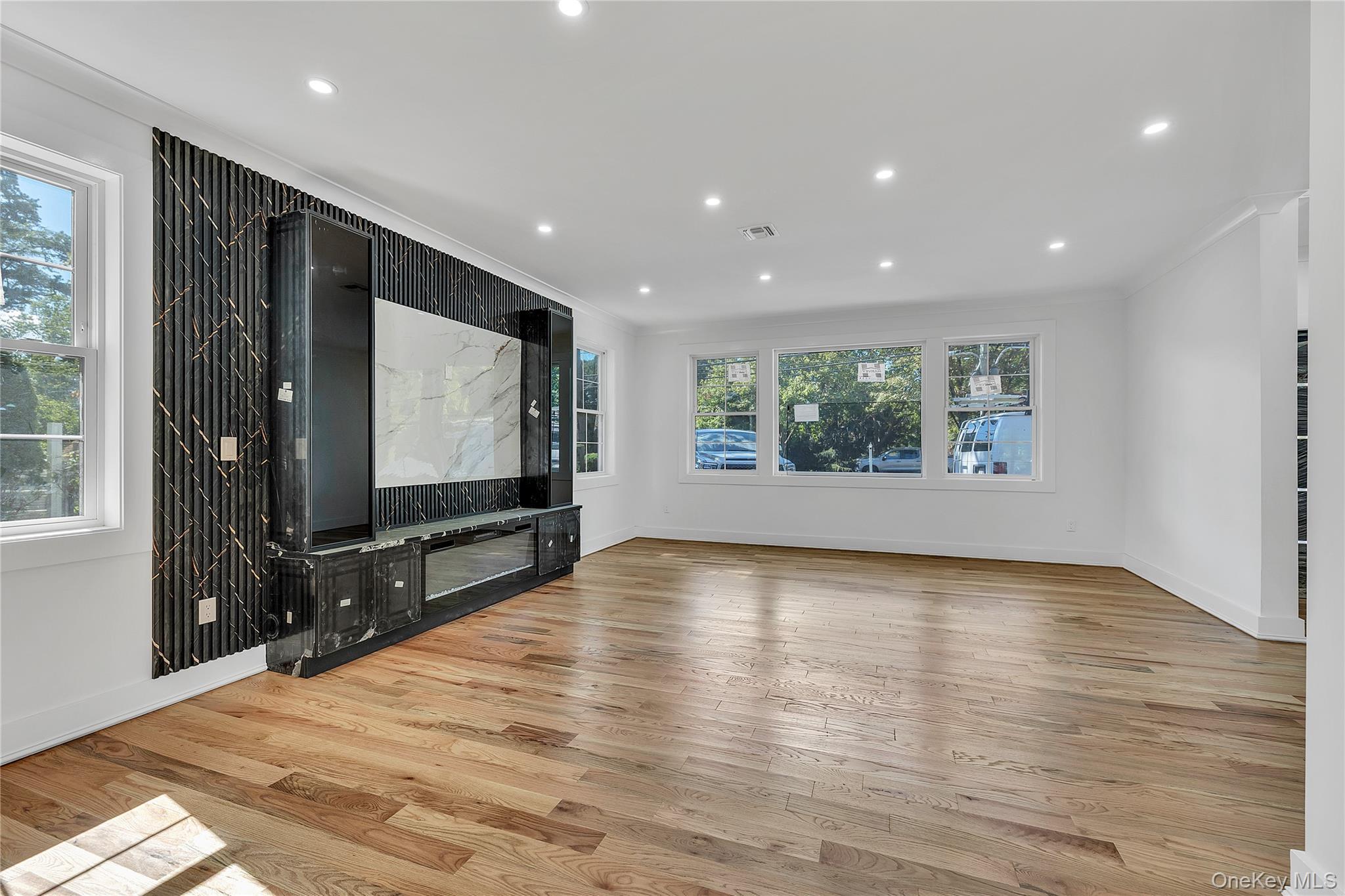 Single Family Carlls Straight Suffolk County, NY 11746, MLS-917892-14