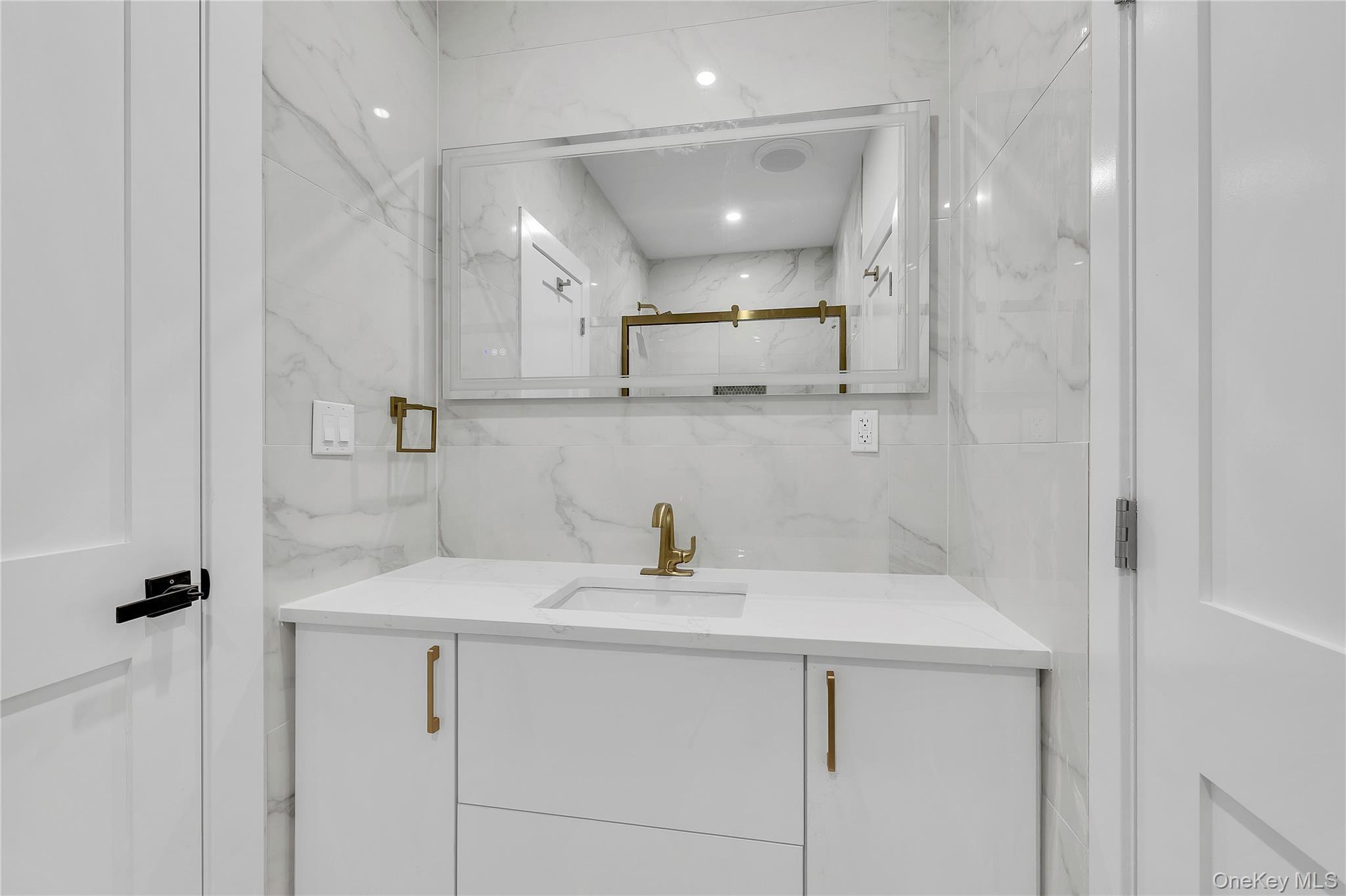 Single Family Carlls Straight Suffolk County, NY 11746, MLS-917892-23