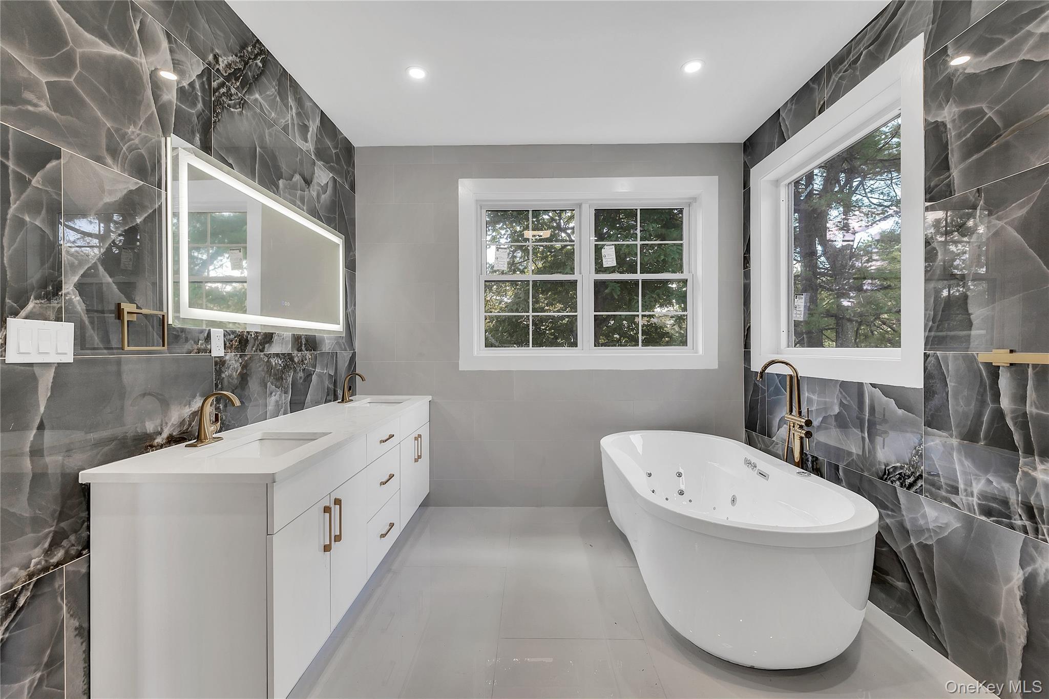 Single Family Carlls Straight Suffolk County, NY 11746, MLS-917892-30