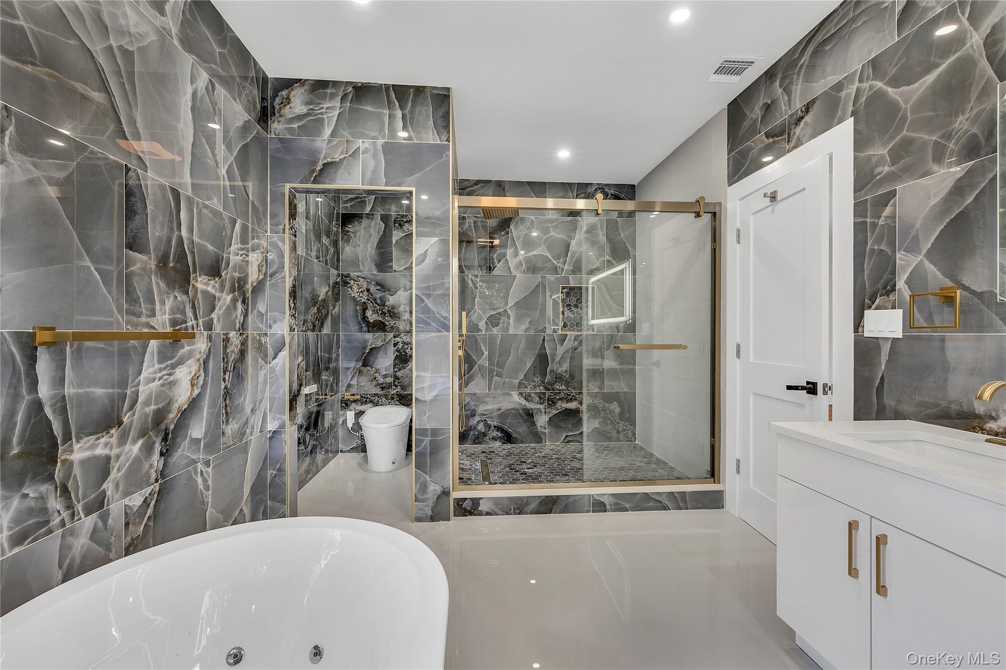 Single Family Carlls Straight Suffolk County, NY 11746, MLS-917892-31