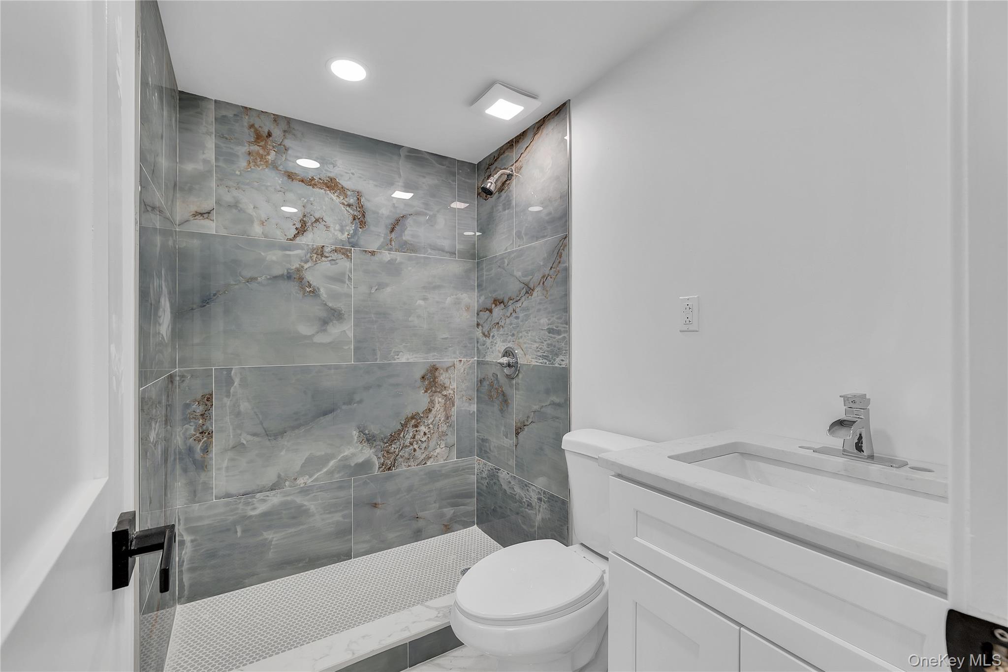 Single Family Carlls Straight Suffolk County, NY 11746, MLS-917892-33