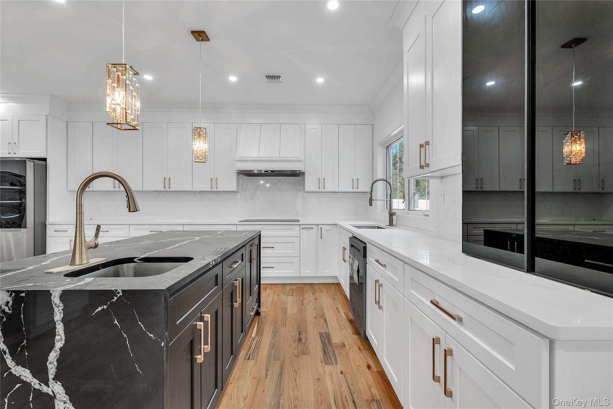 Single Family Carlls Straight Suffolk County, NY 11746, MLS-917892-8