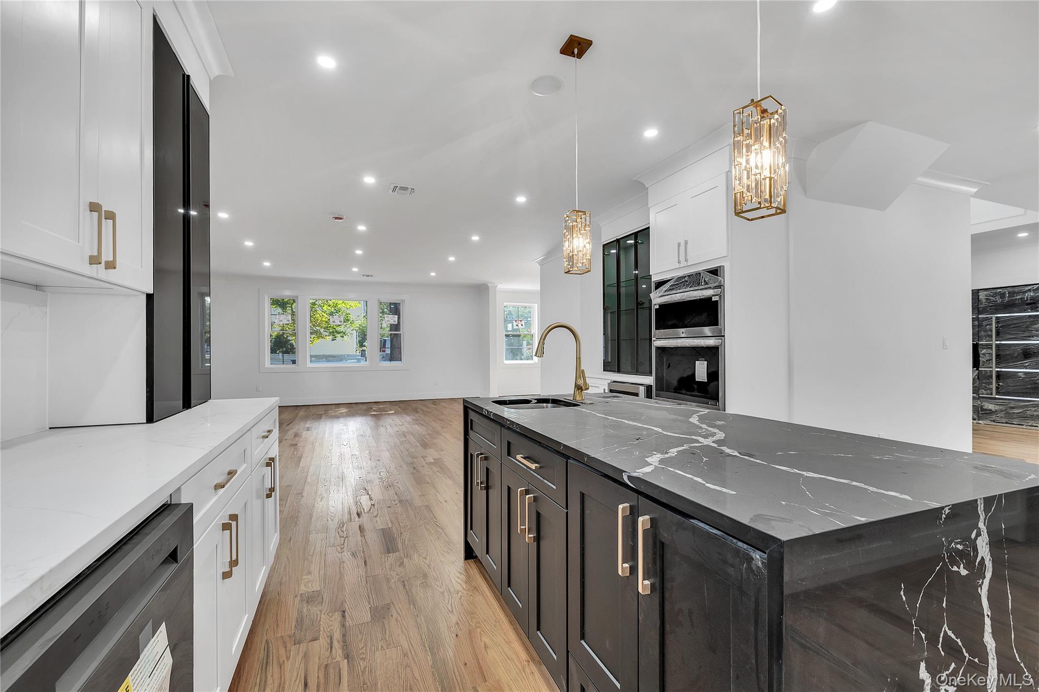 Single Family Carlls Straight Suffolk County, NY 11746, MLS-917892-9