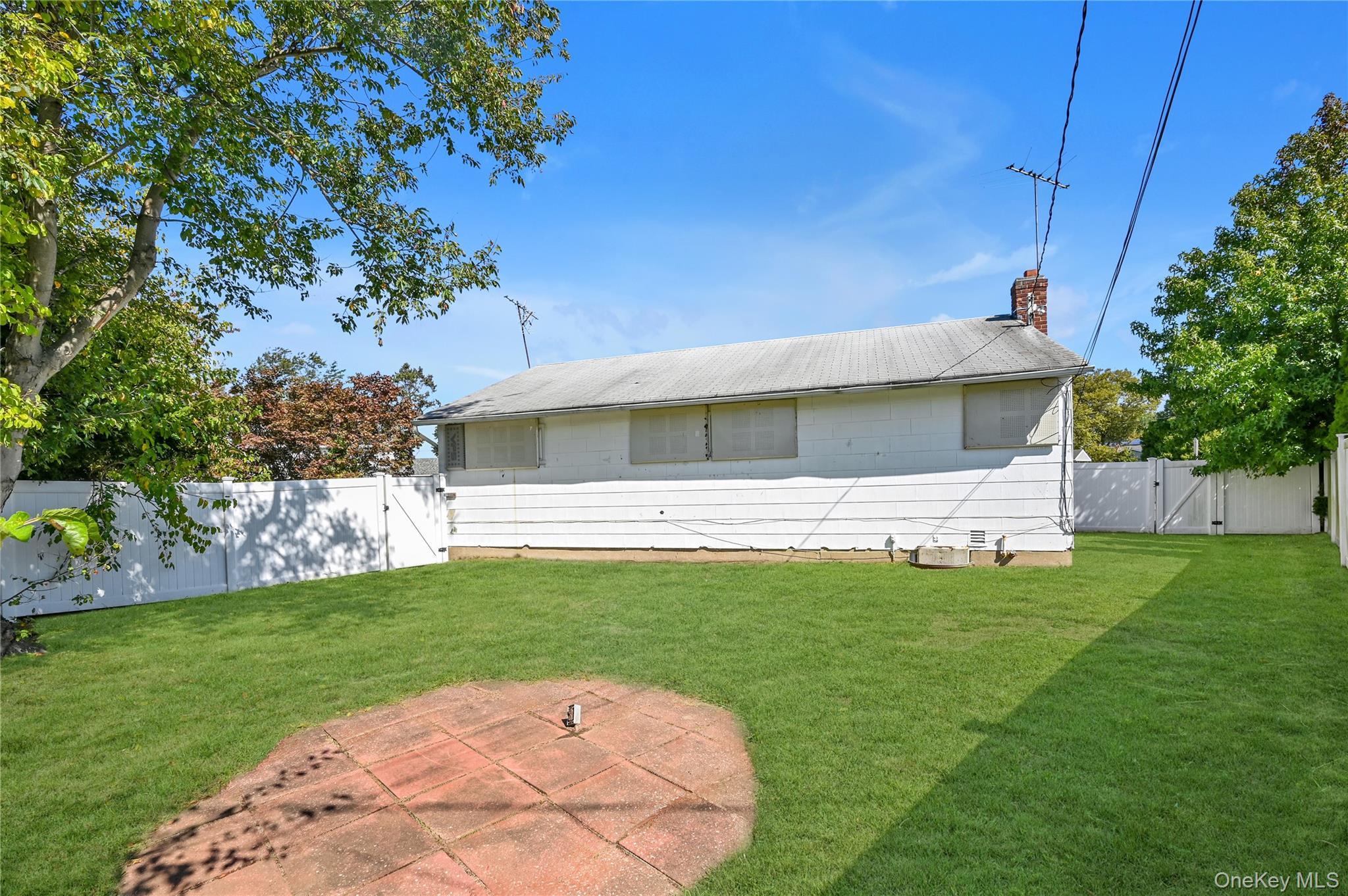 Single Family Amherst Nassau County, NY 11801, MLS-917896-15