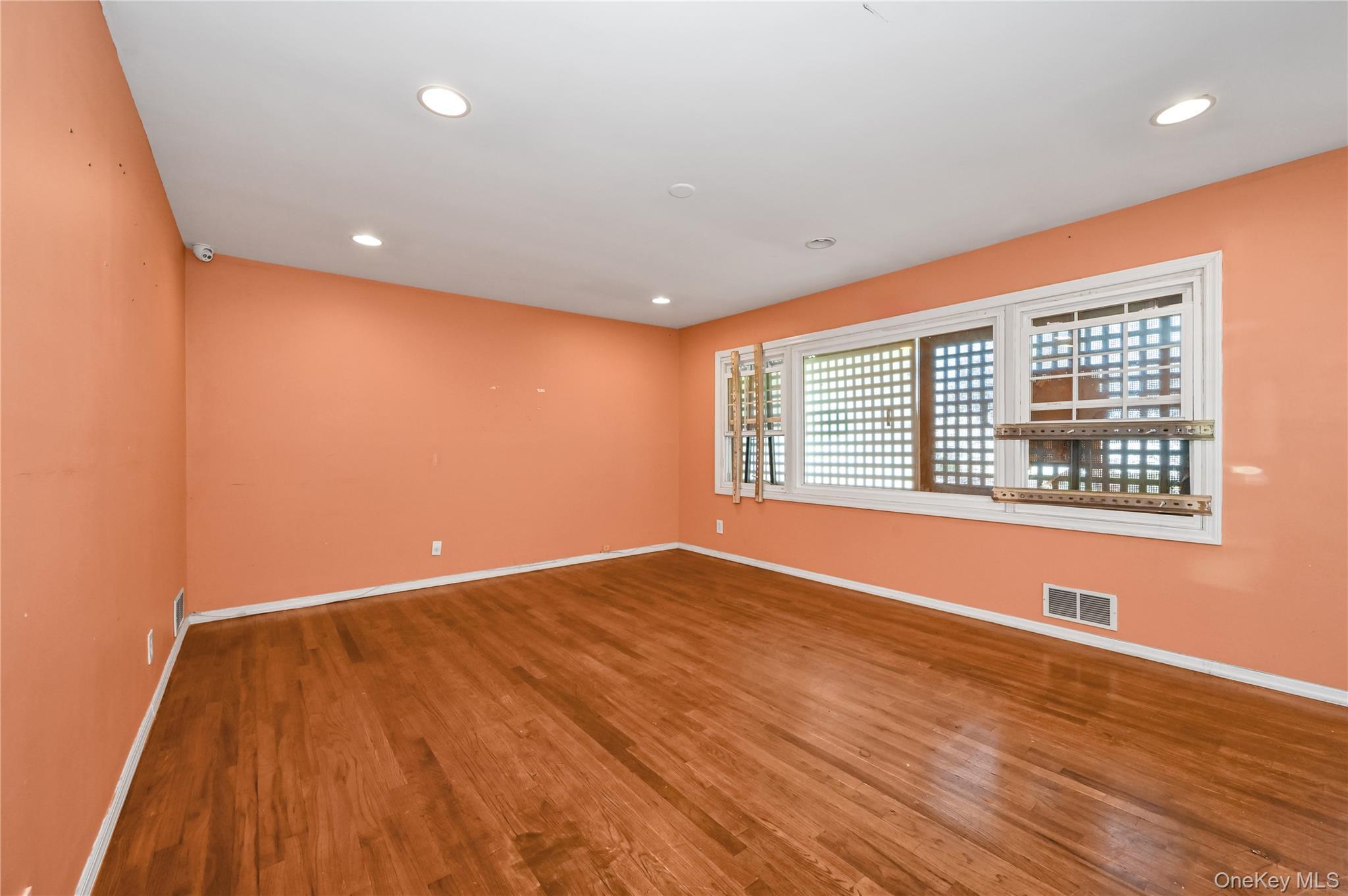 Single Family Amherst Nassau County, NY 11801, MLS-917896-2