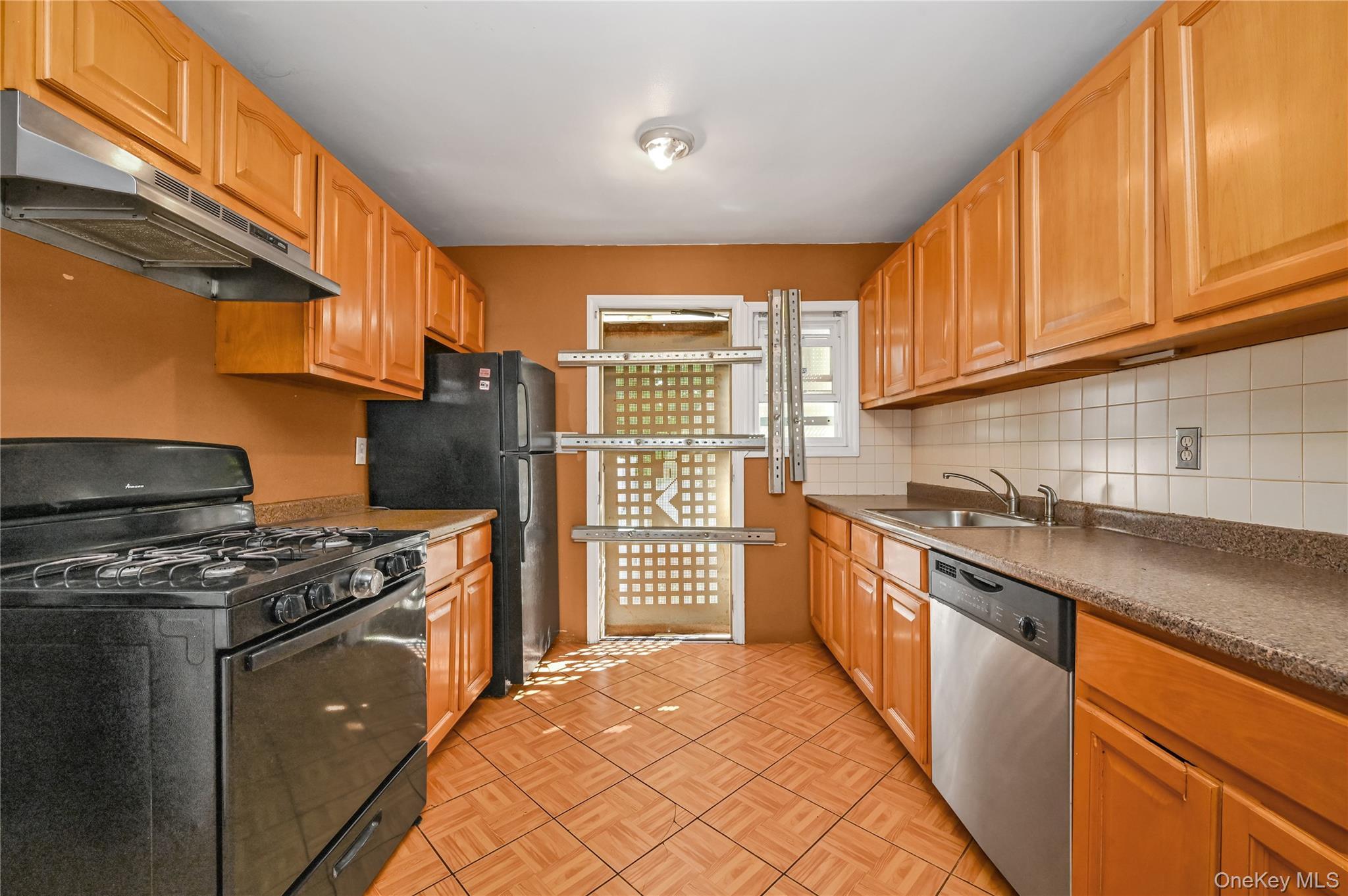 Single Family Amherst Nassau County, NY 11801, MLS-917896-5