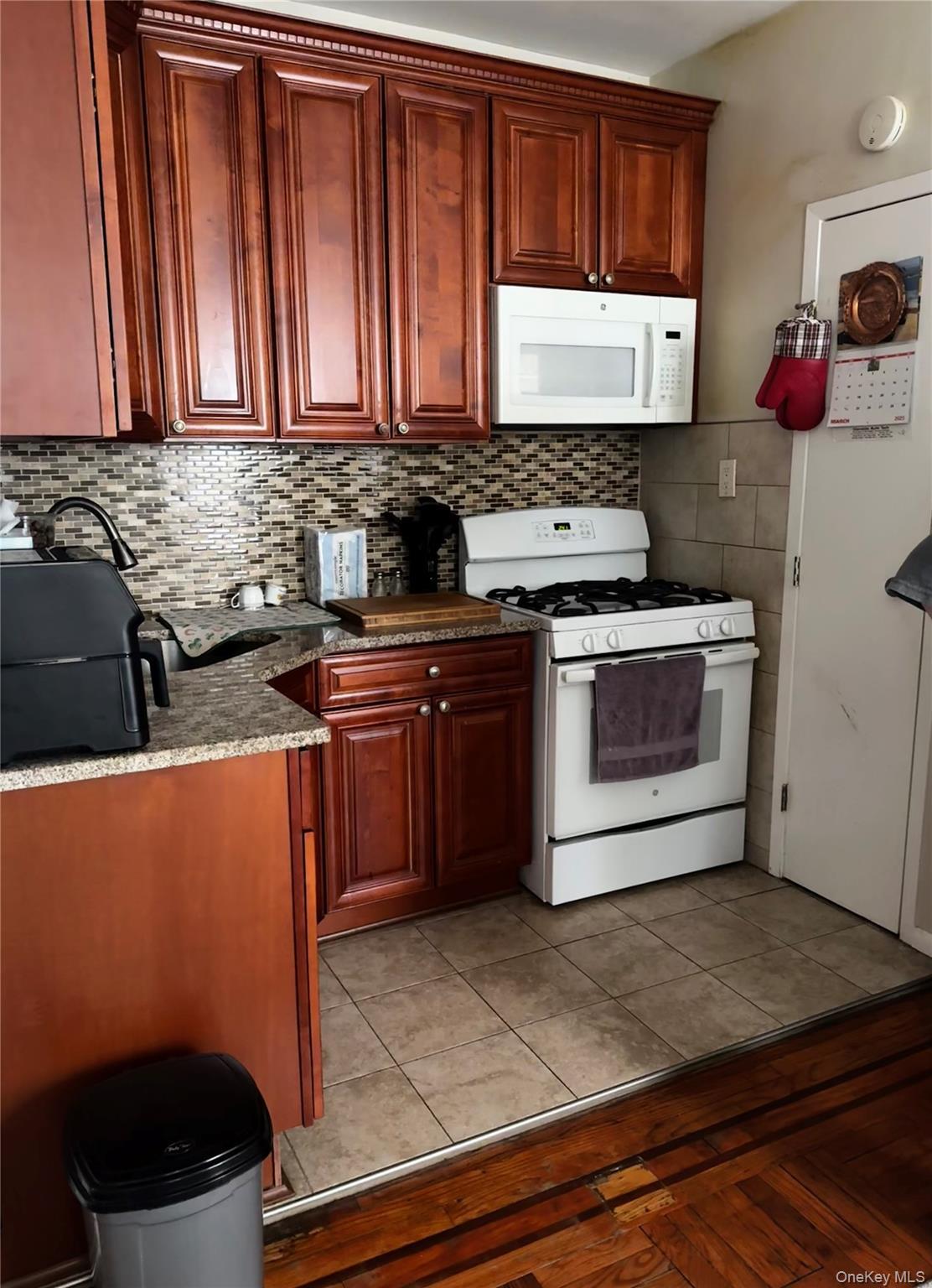 Single Family 73rd  Queens, NY 11385, MLS-917929-6