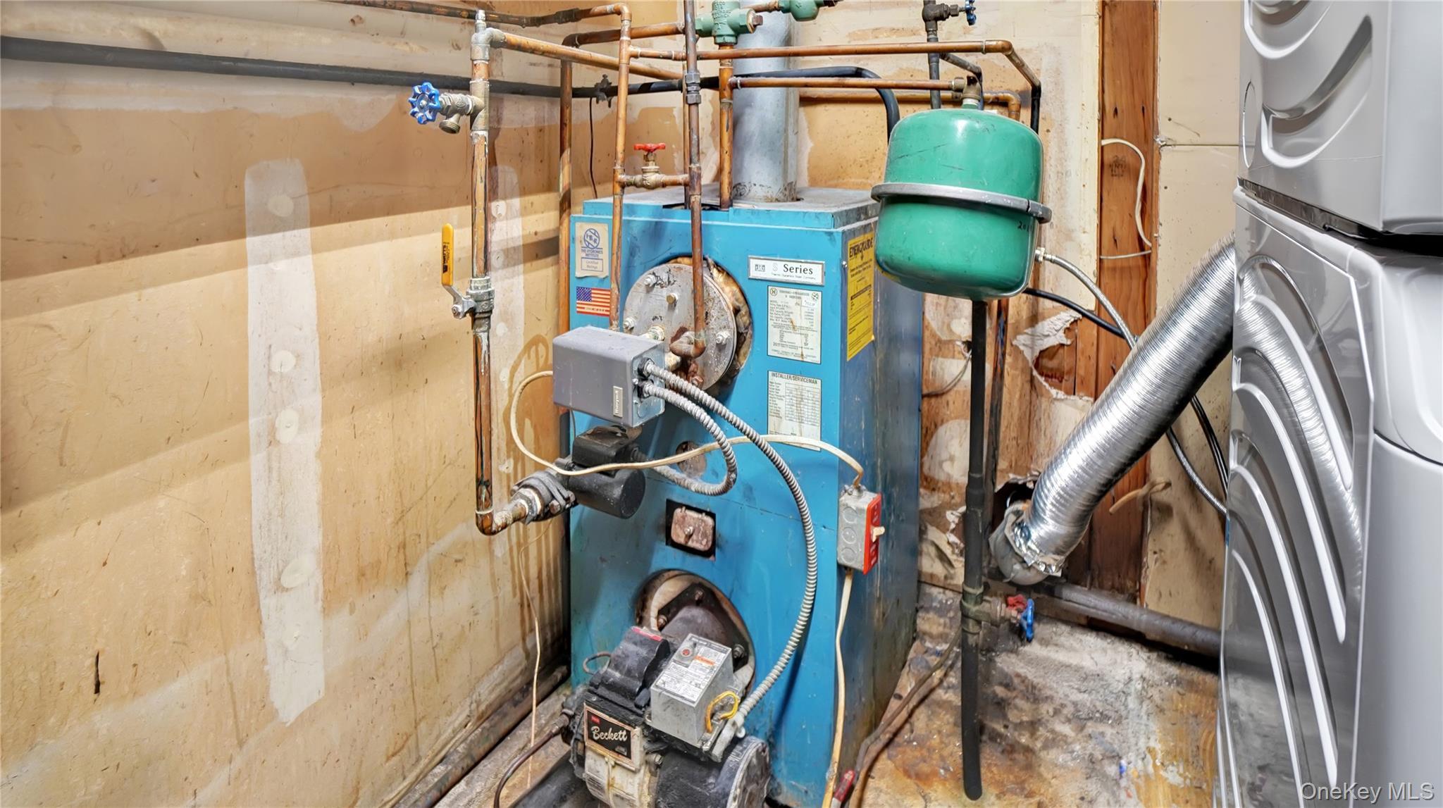 Single Family Drive Suffolk County, NY 11967, MLS-917987-22