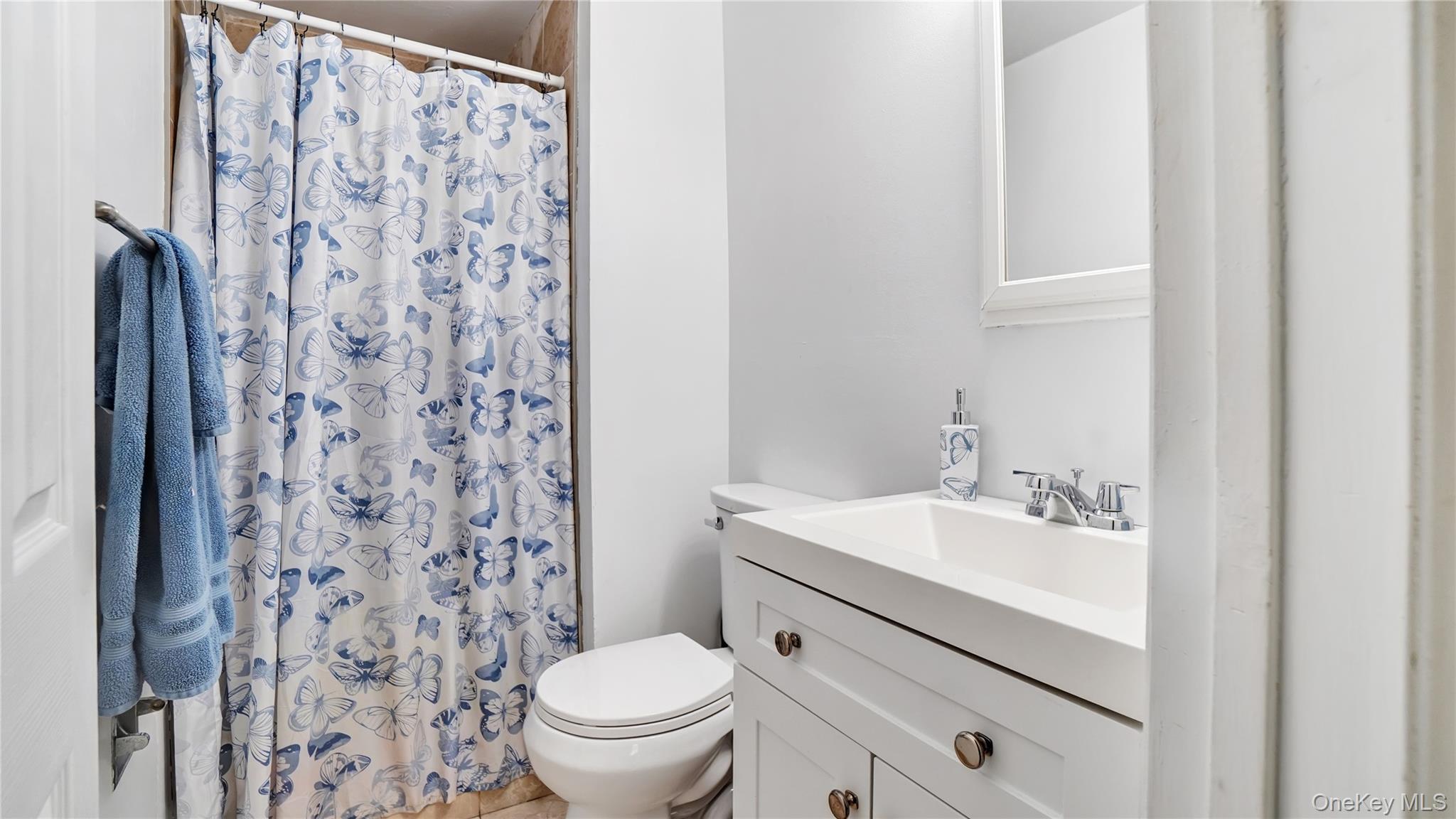 Single Family Drive Suffolk County, NY 11967, MLS-917987-27