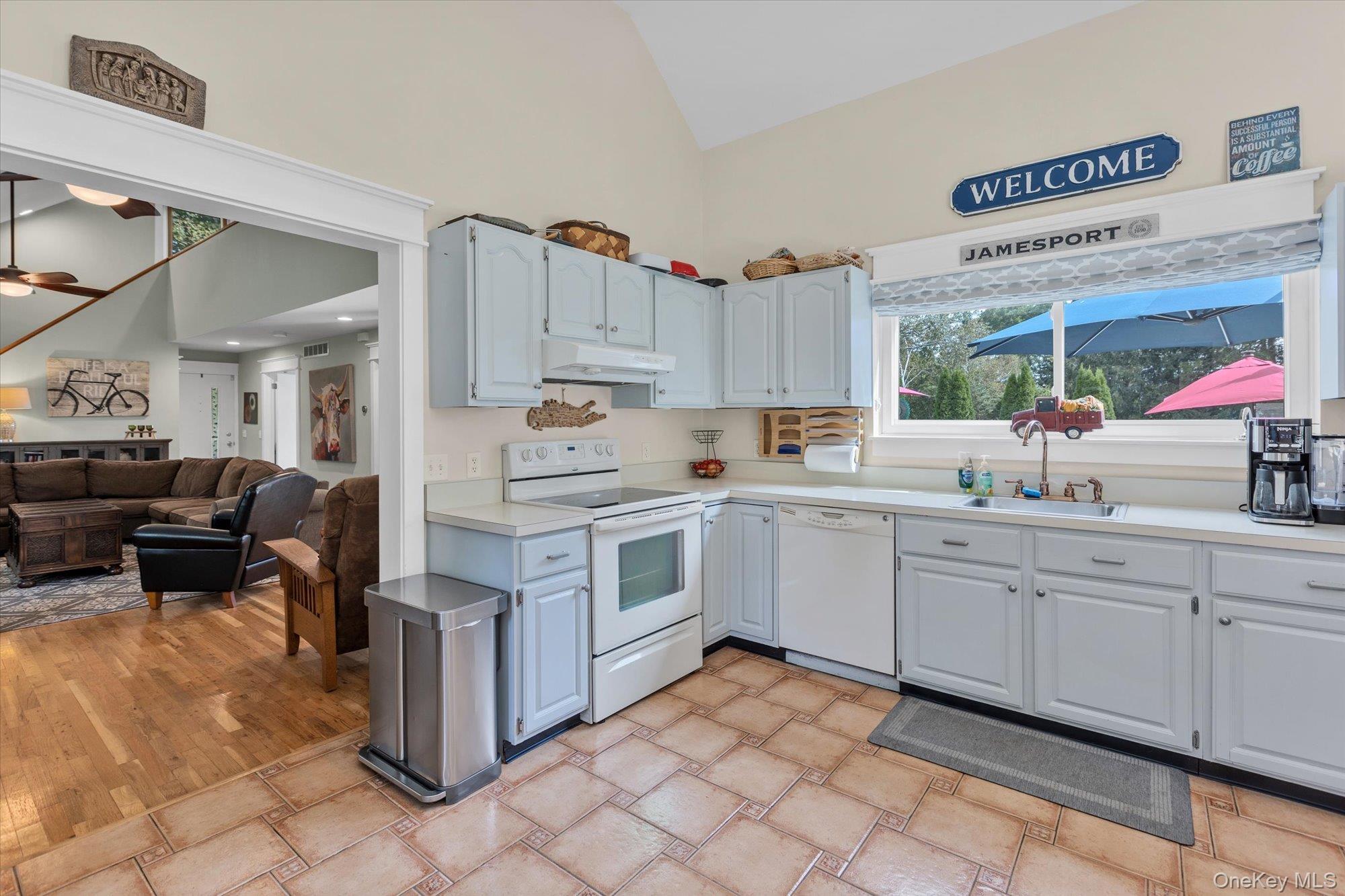 Single Family Eileen Suffolk County, NY 11947, MLS-917992-10