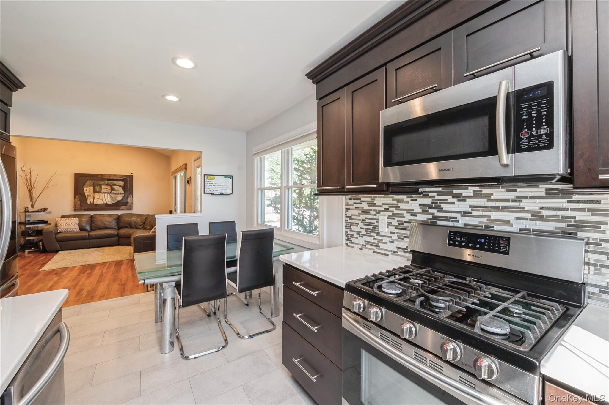 Single Family Lois  Nassau County, NY 11735, MLS-917998-10