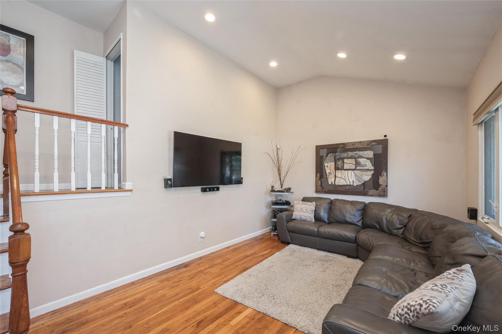 Single Family Lois  Nassau County, NY 11735, MLS-917998-11