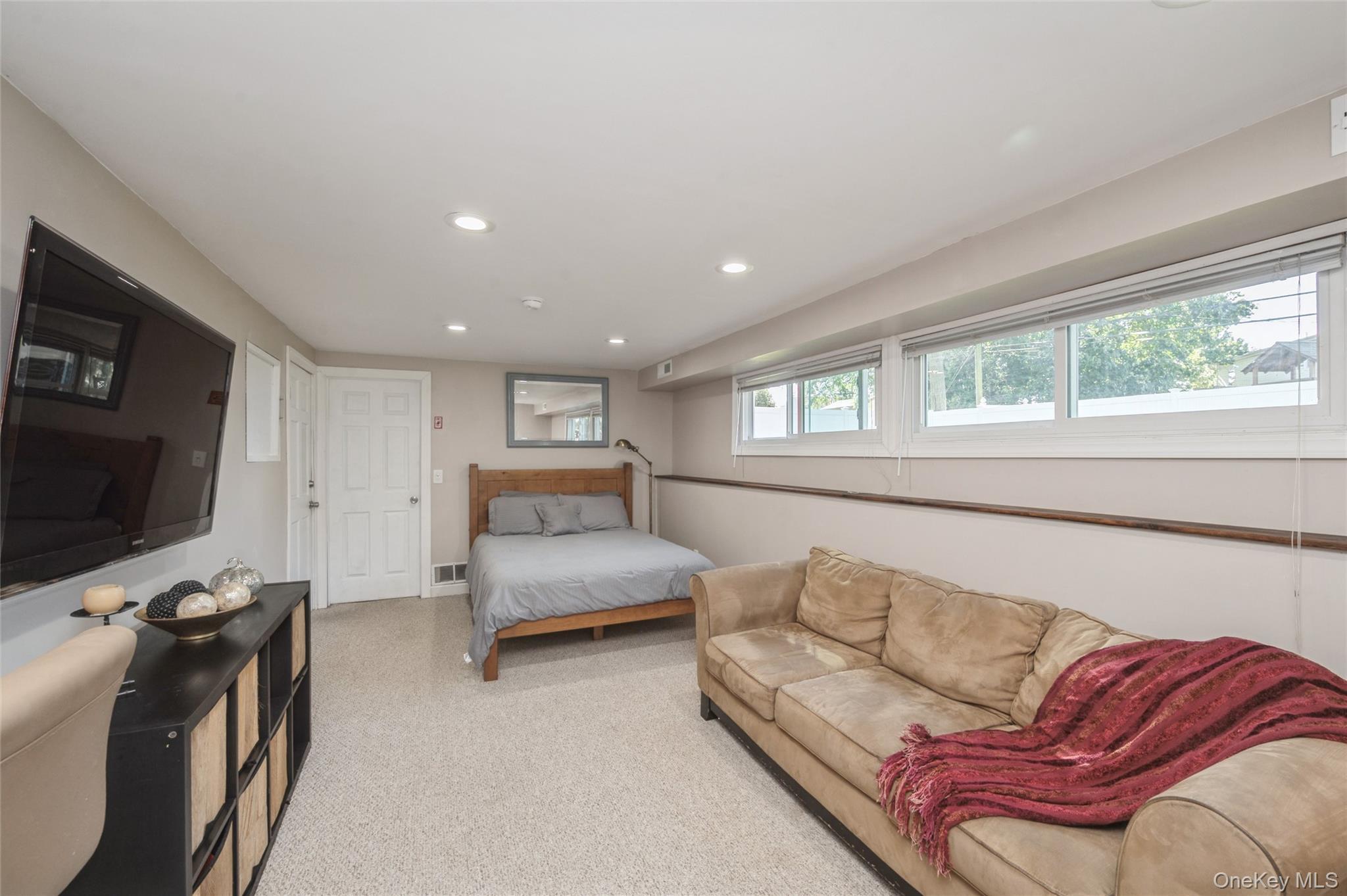 Single Family Lois  Nassau County, NY 11735, MLS-917998-18